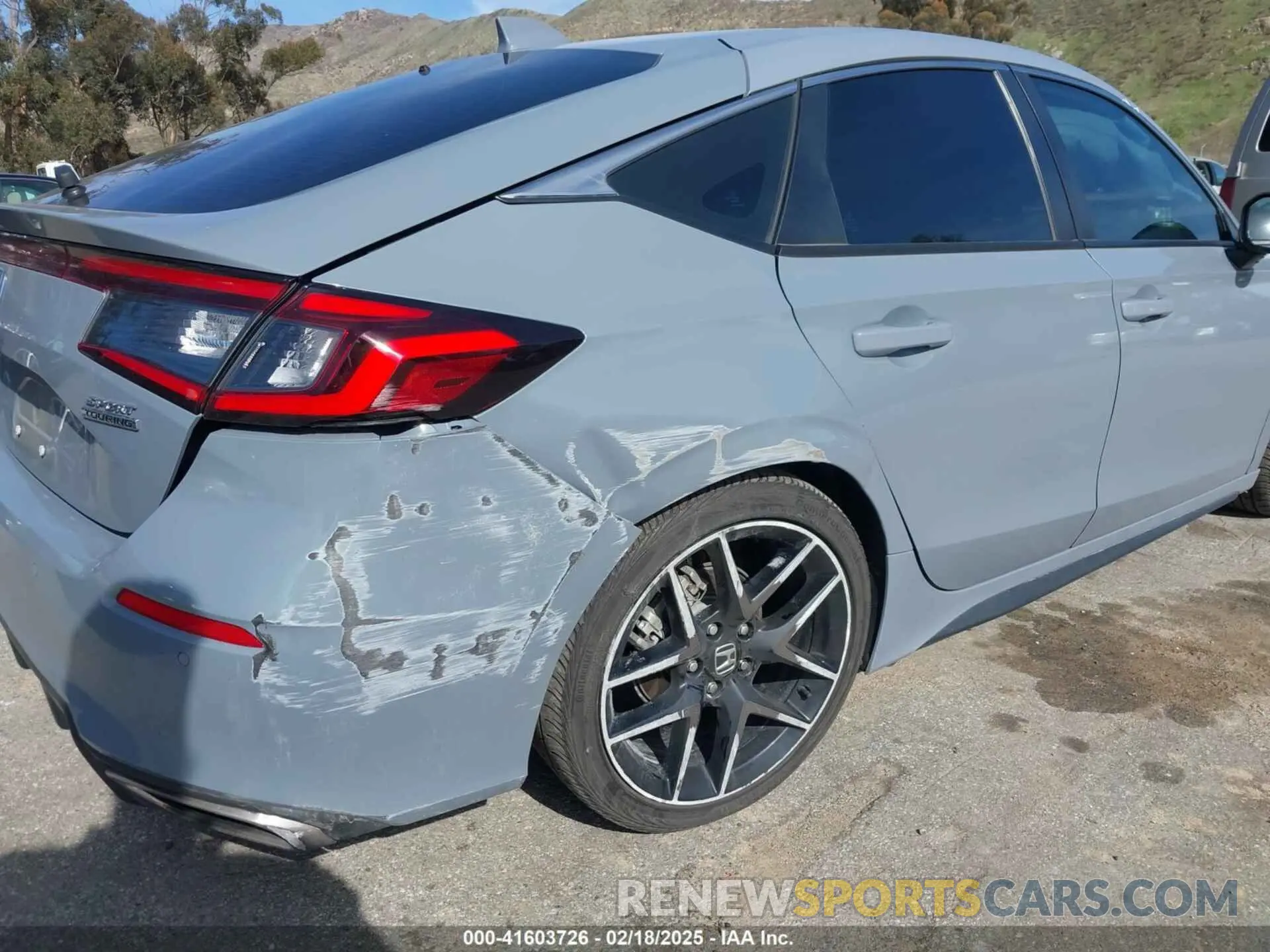 6 Photograph of a damaged car 19XFL1H85NE005842 HONDA CIVIC 2022