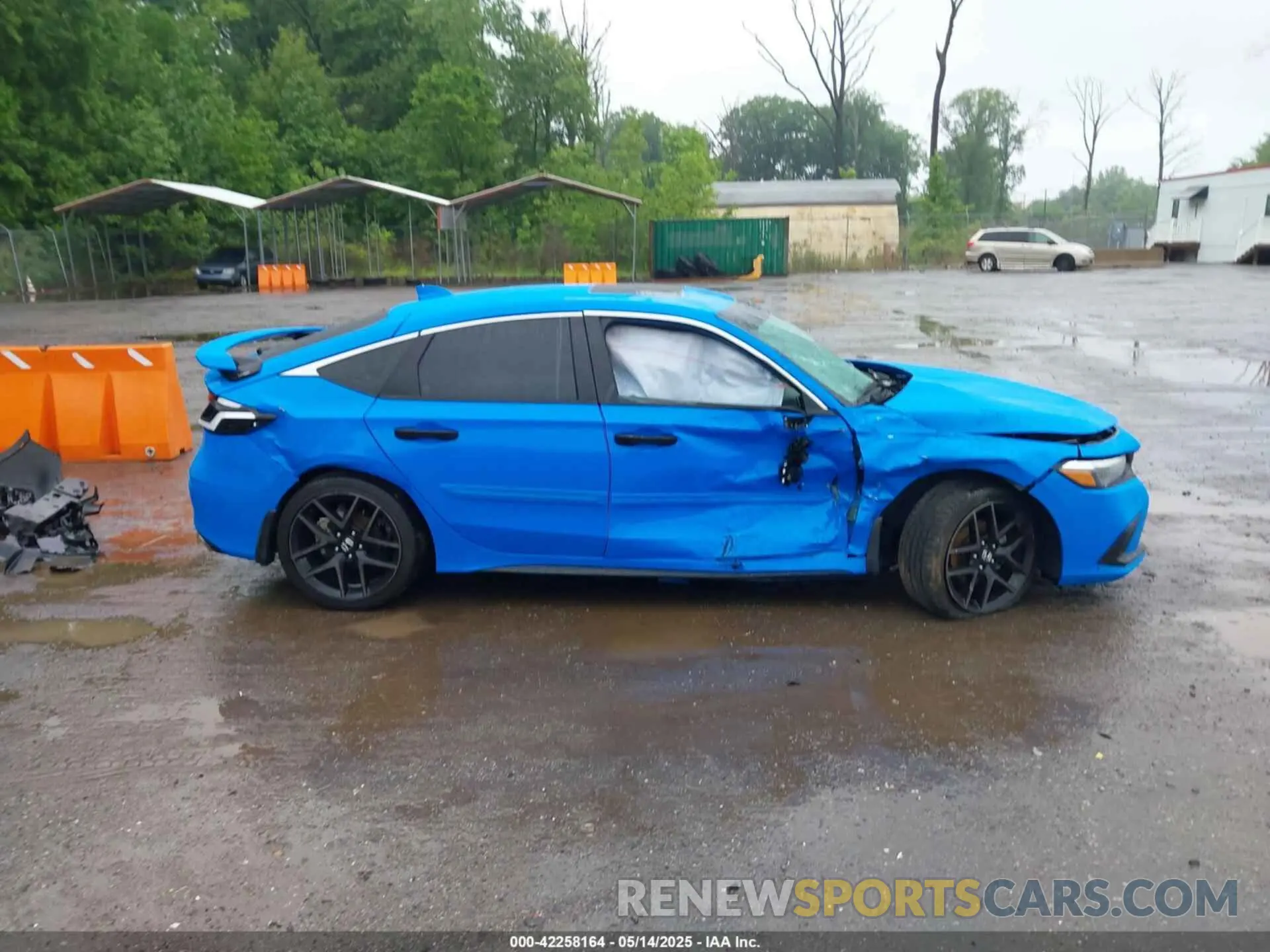13 Photograph of a damaged car 19XFL1H85NE021149 HONDA CIVIC 2022