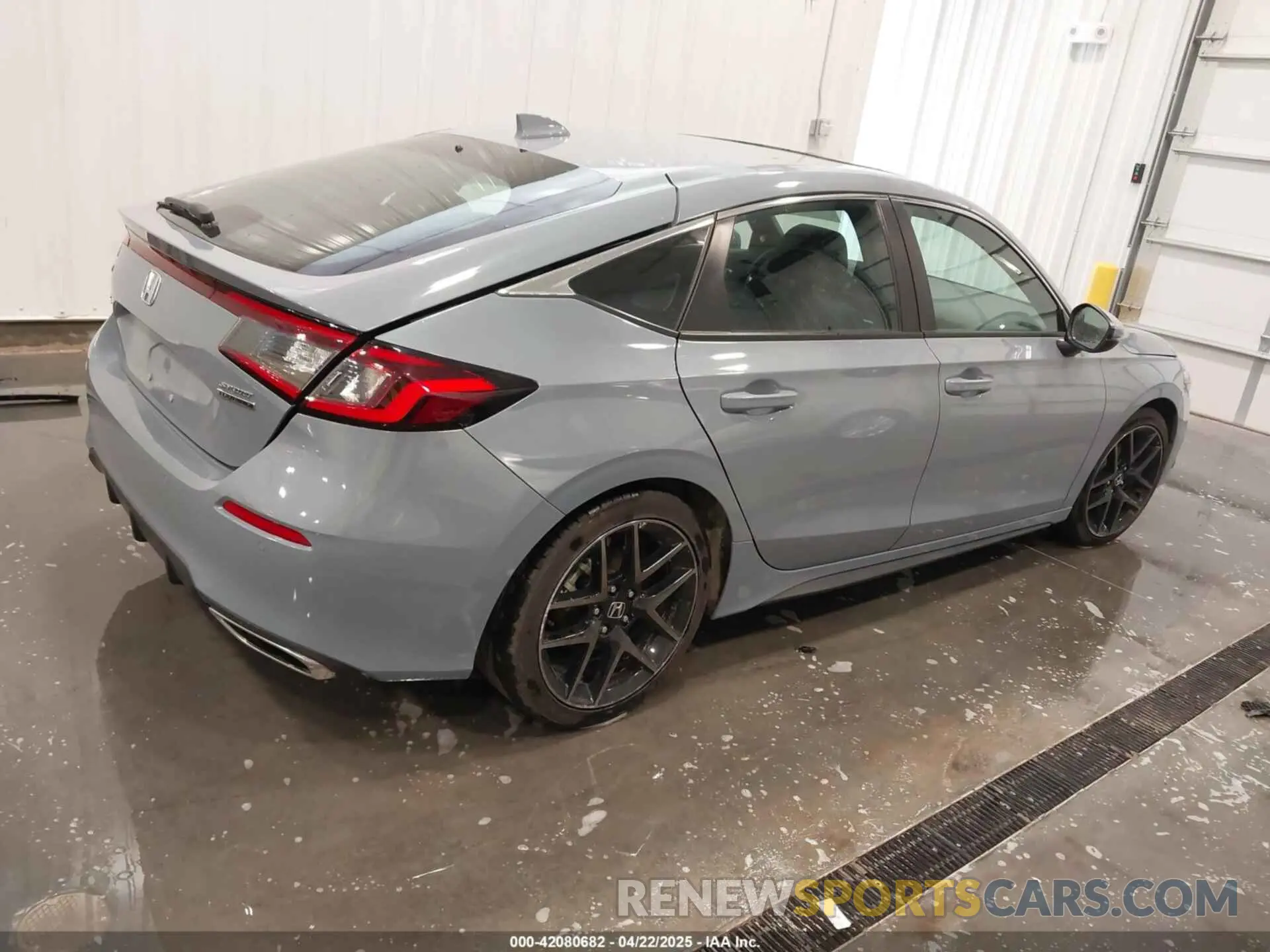 4 Фотография поврежденного автомобиля 19XFL1H86NE004585 HONDA CIVIC 2022