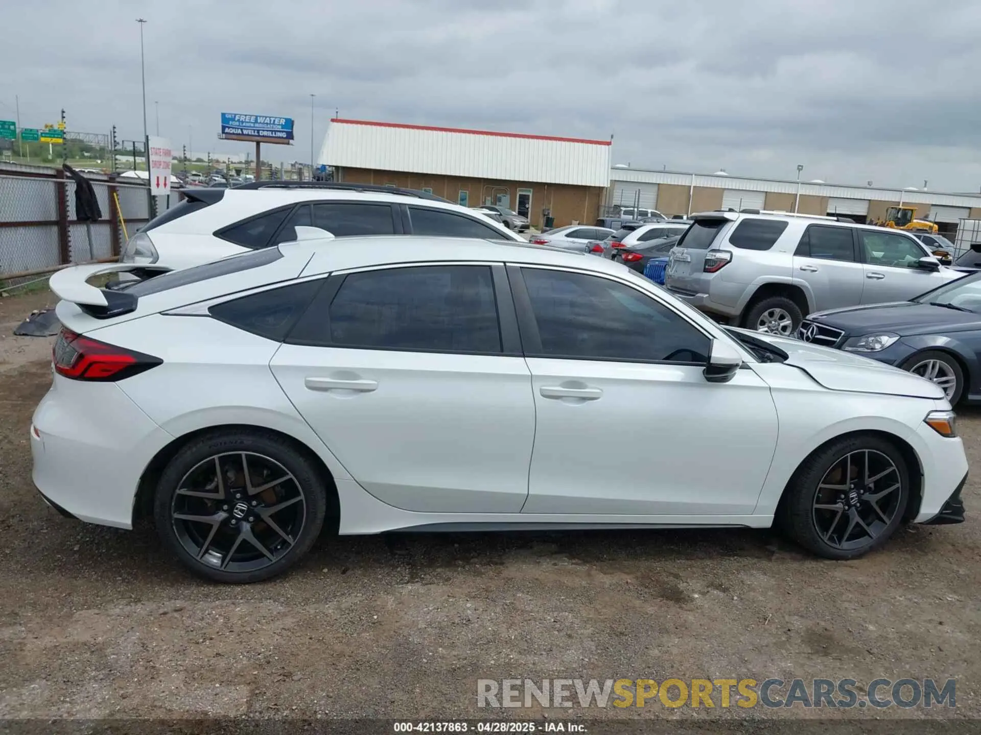 13 Photograph of a damaged car 19XFL1H8XNE009448 HONDA CIVIC 2022