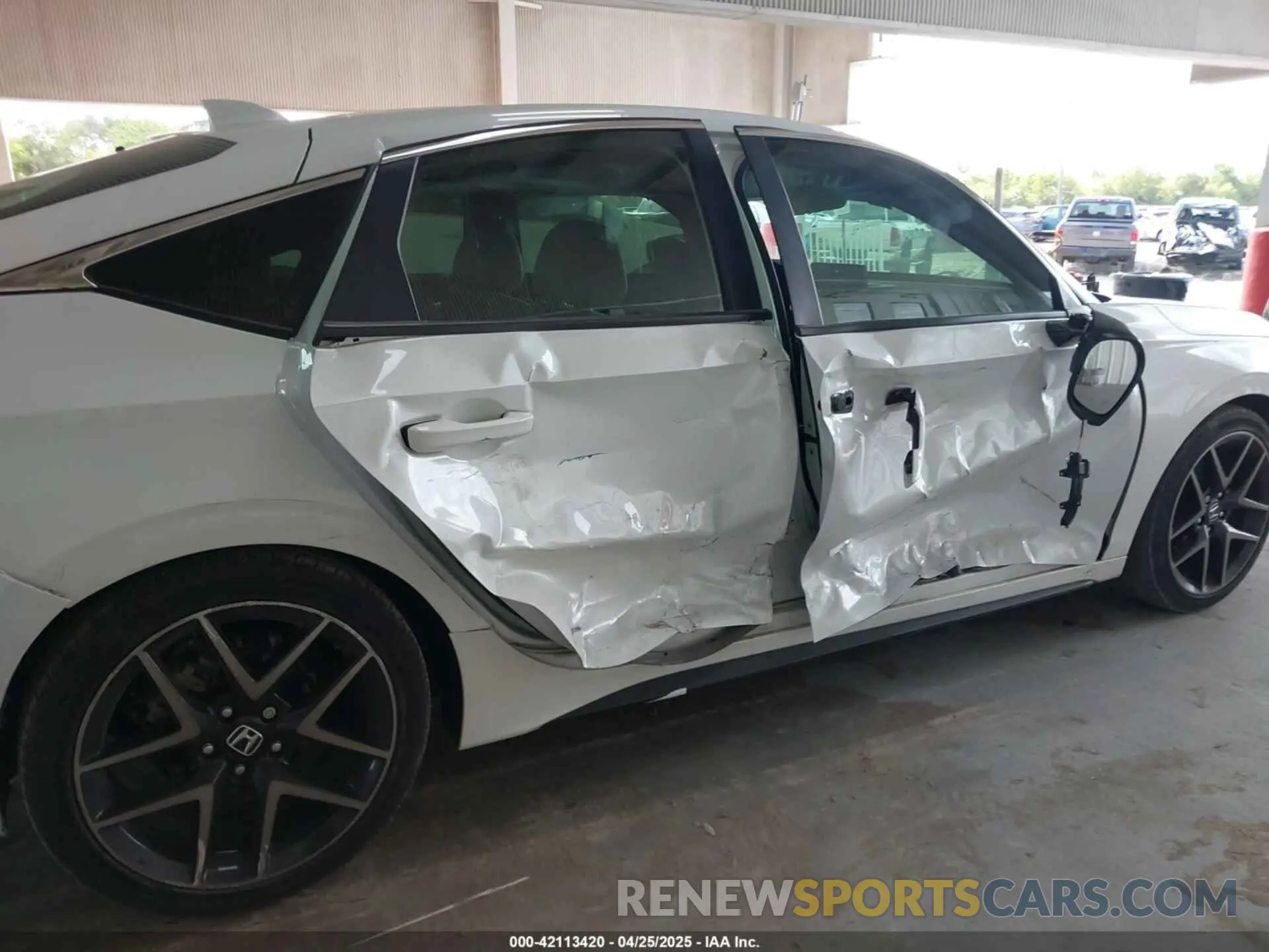 6 Photograph of a damaged car 19XFL1H8XNE016822 HONDA CIVIC 2022