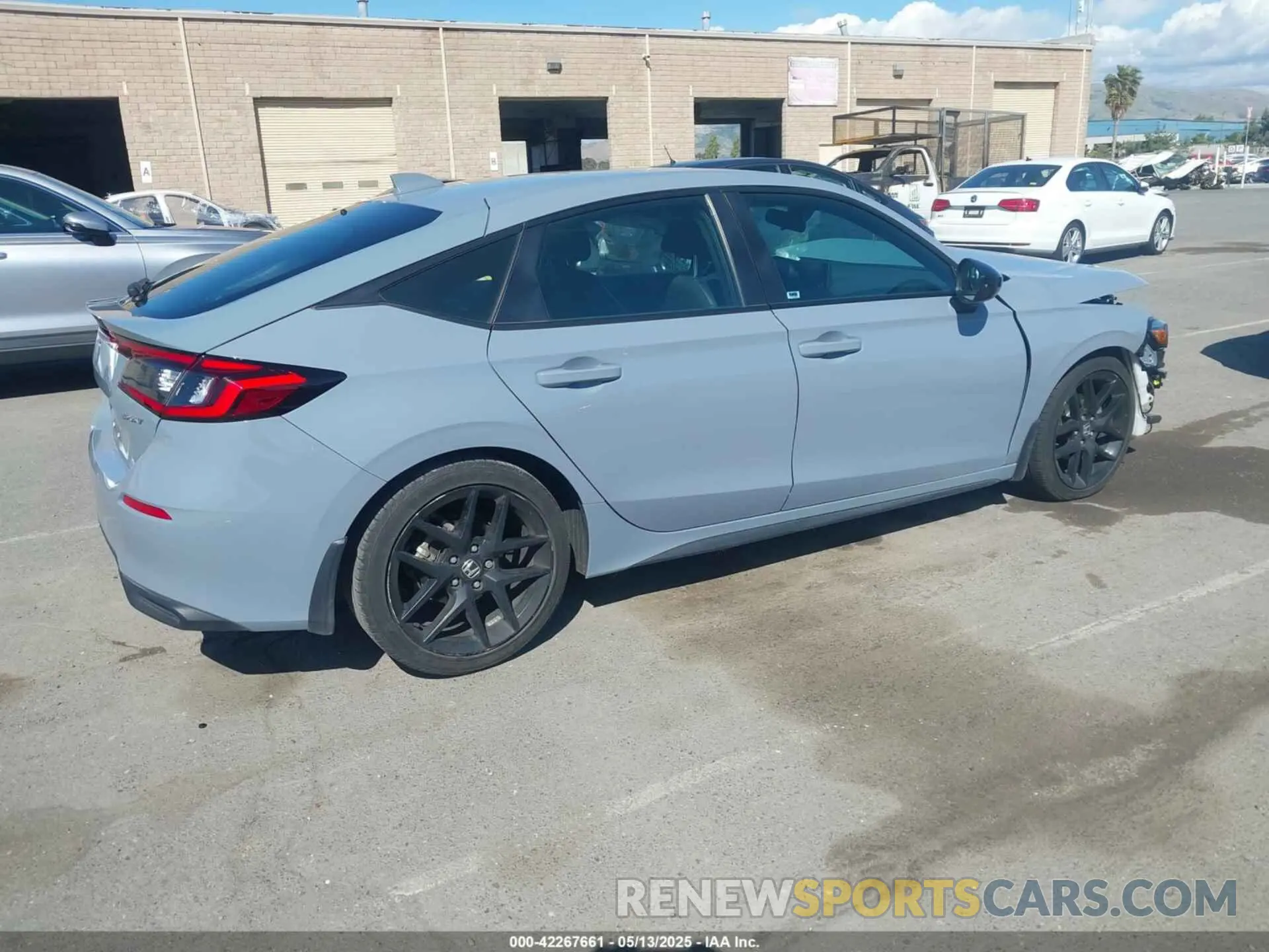 4 Фотография поврежденного автомобиля 19XFL2H84NE013601 HONDA CIVIC 2022
