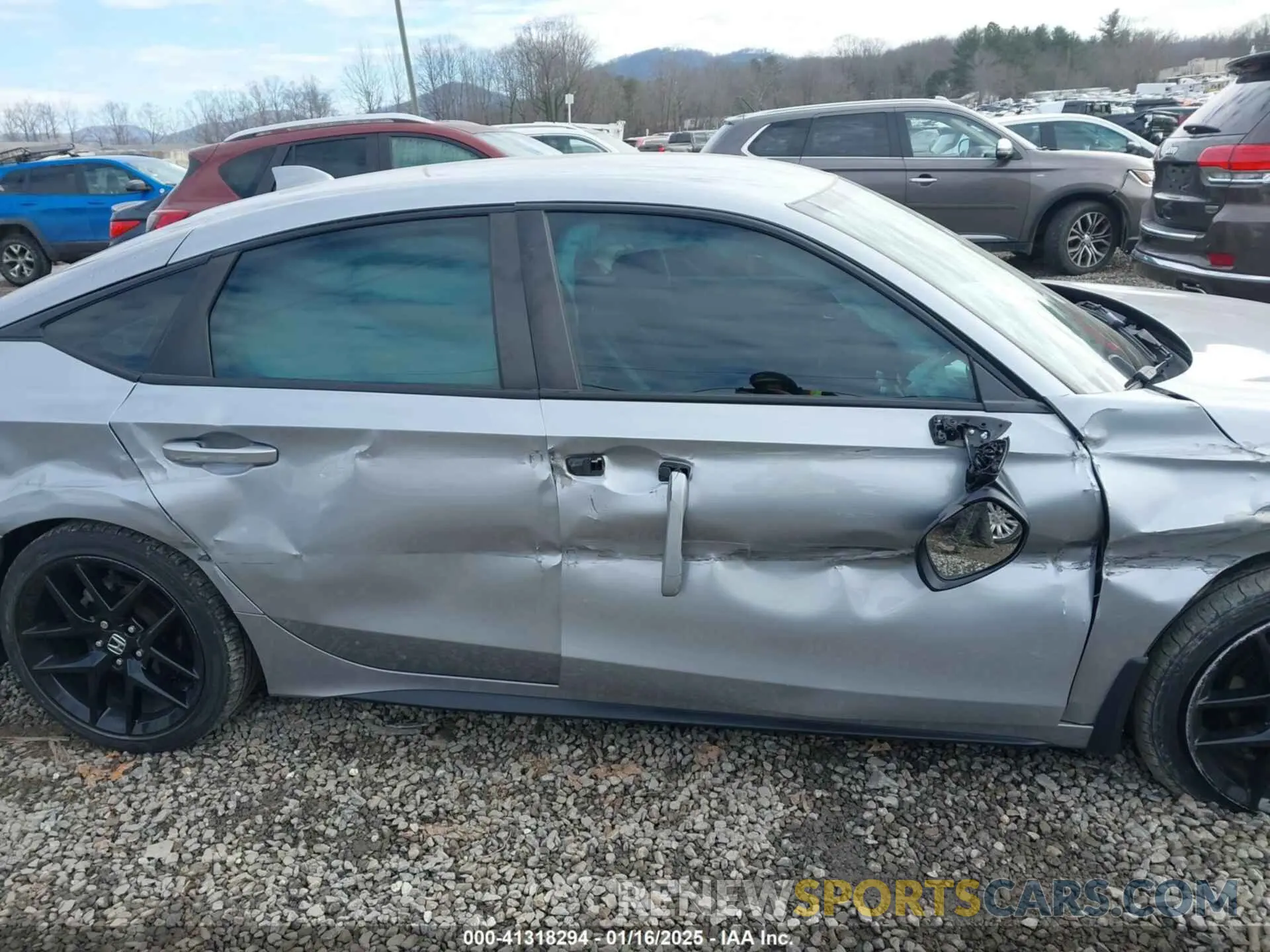 13 Photograph of a damaged car 19XFL2H87NE007727 HONDA CIVIC 2022