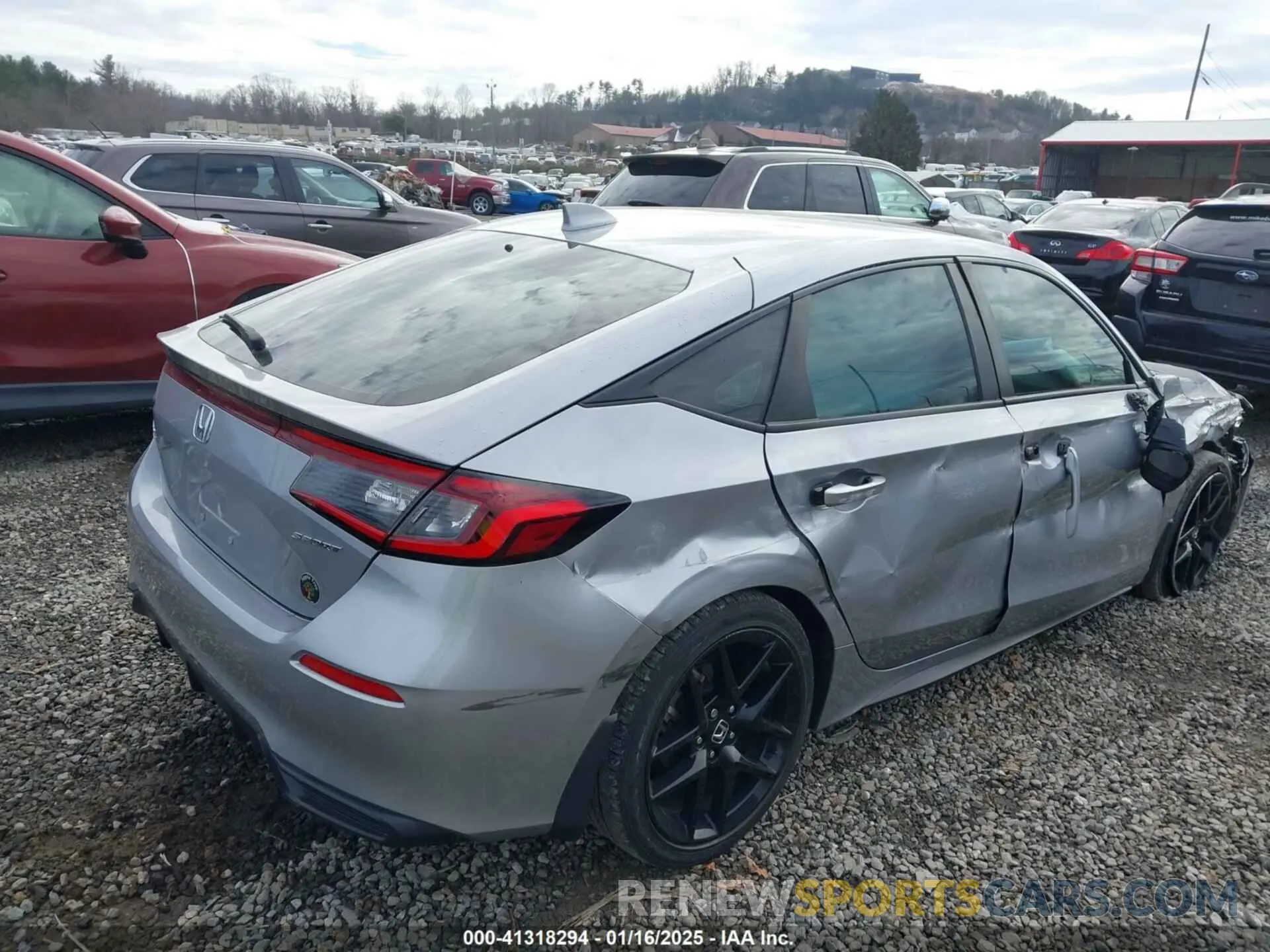 4 Photograph of a damaged car 19XFL2H87NE007727 HONDA CIVIC 2022