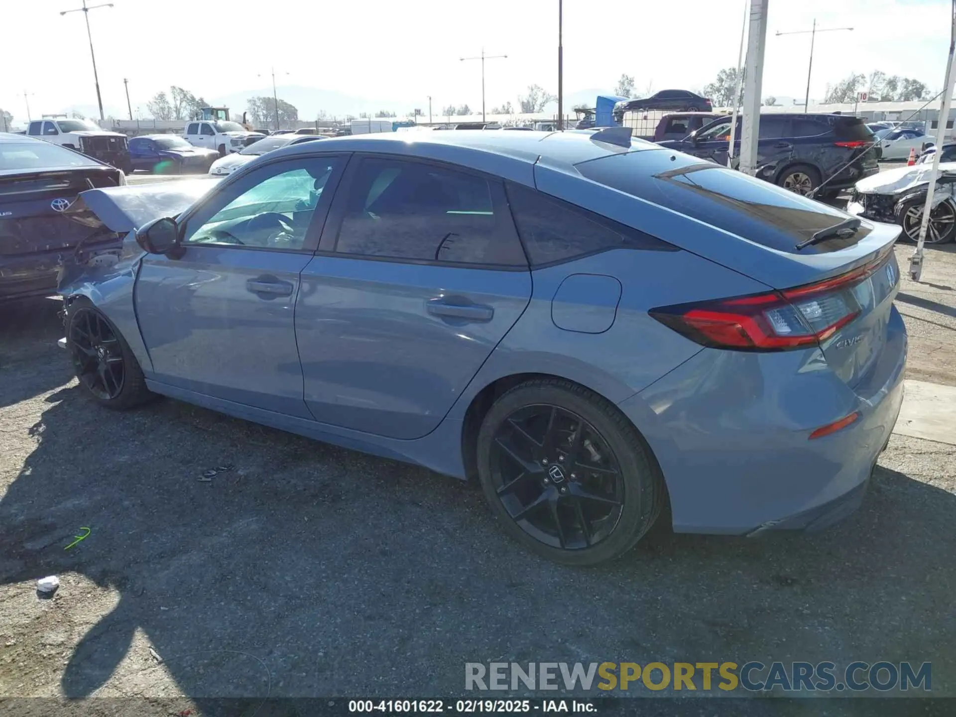 3 Photograph of a damaged car 19XFL2H87NE008375 HONDA CIVIC 2022