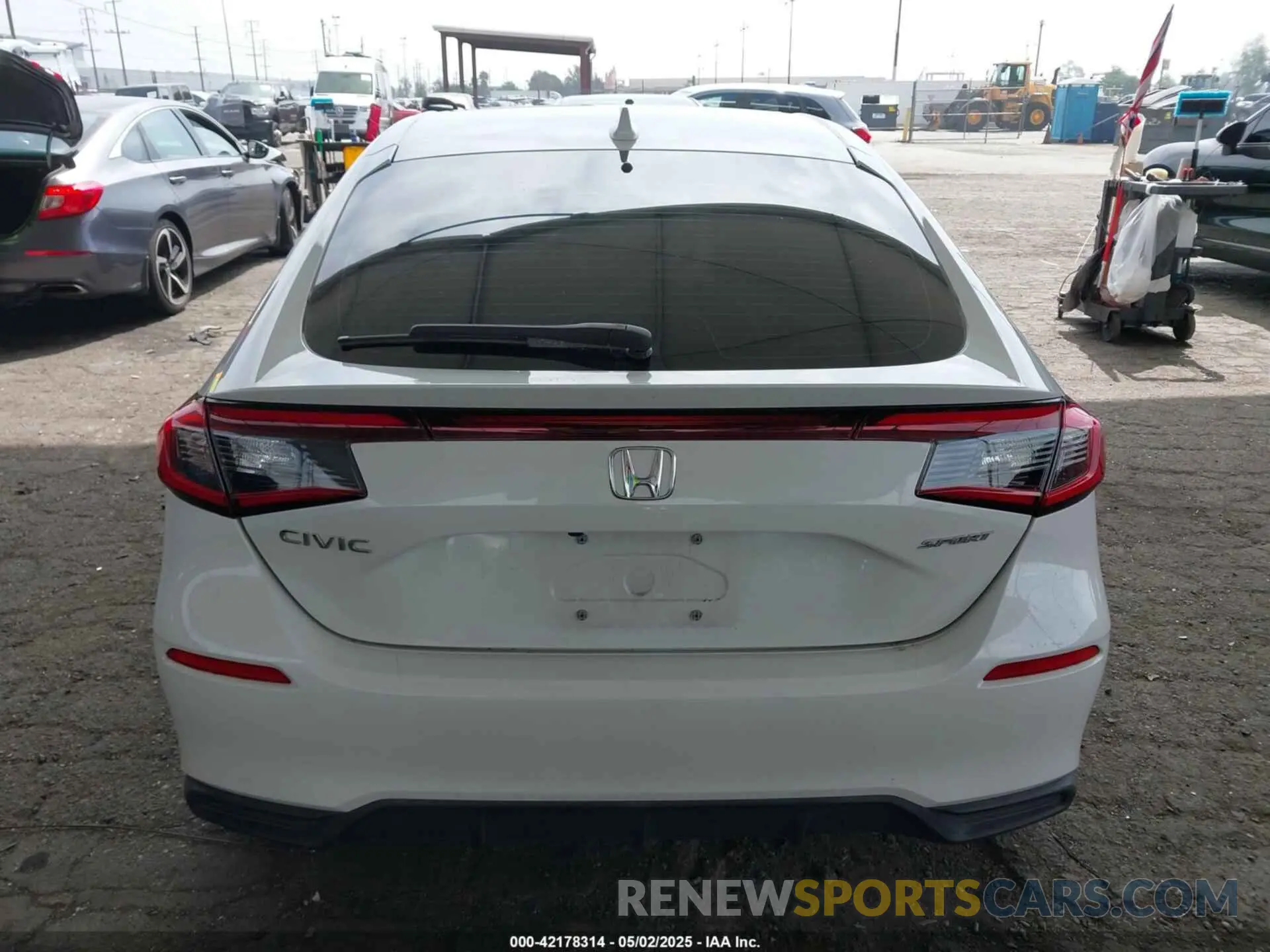17 Photograph of a damaged car 19XFL2H89NE007311 HONDA CIVIC 2022