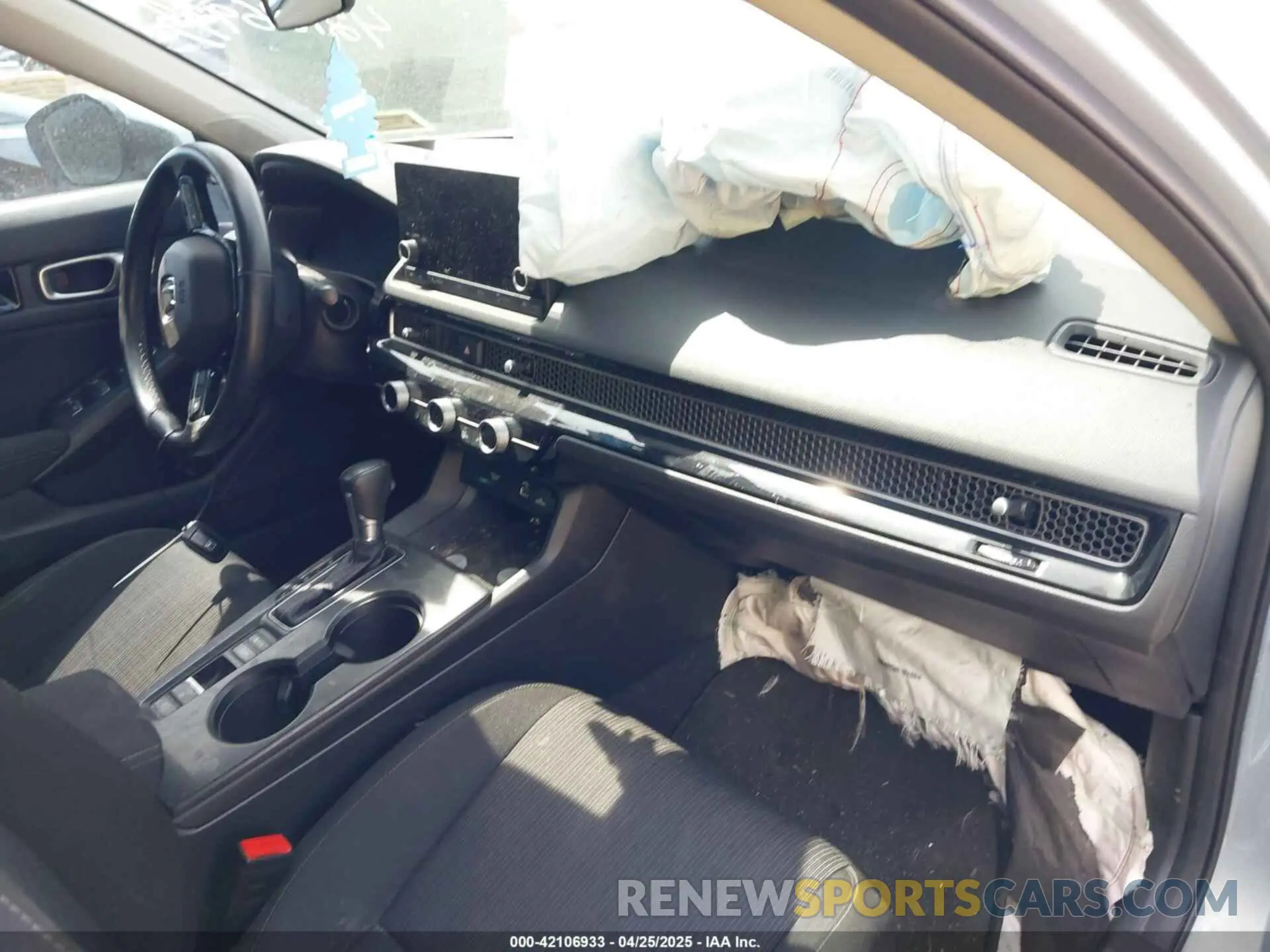 5 Photograph of a damaged car 2HGFE1F72NH318356 HONDA CIVIC 2022