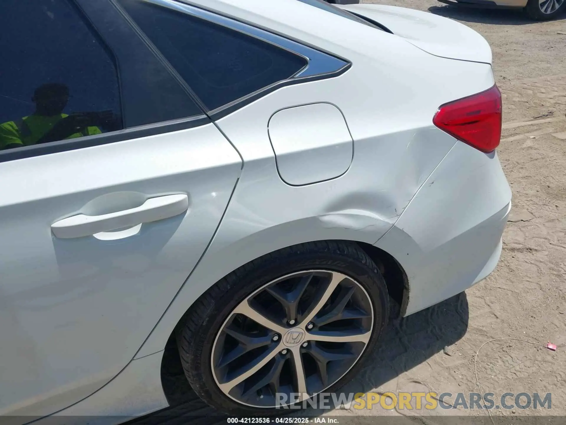 6 Photograph of a damaged car 2HGFE1F93NH316133 HONDA CIVIC 2022