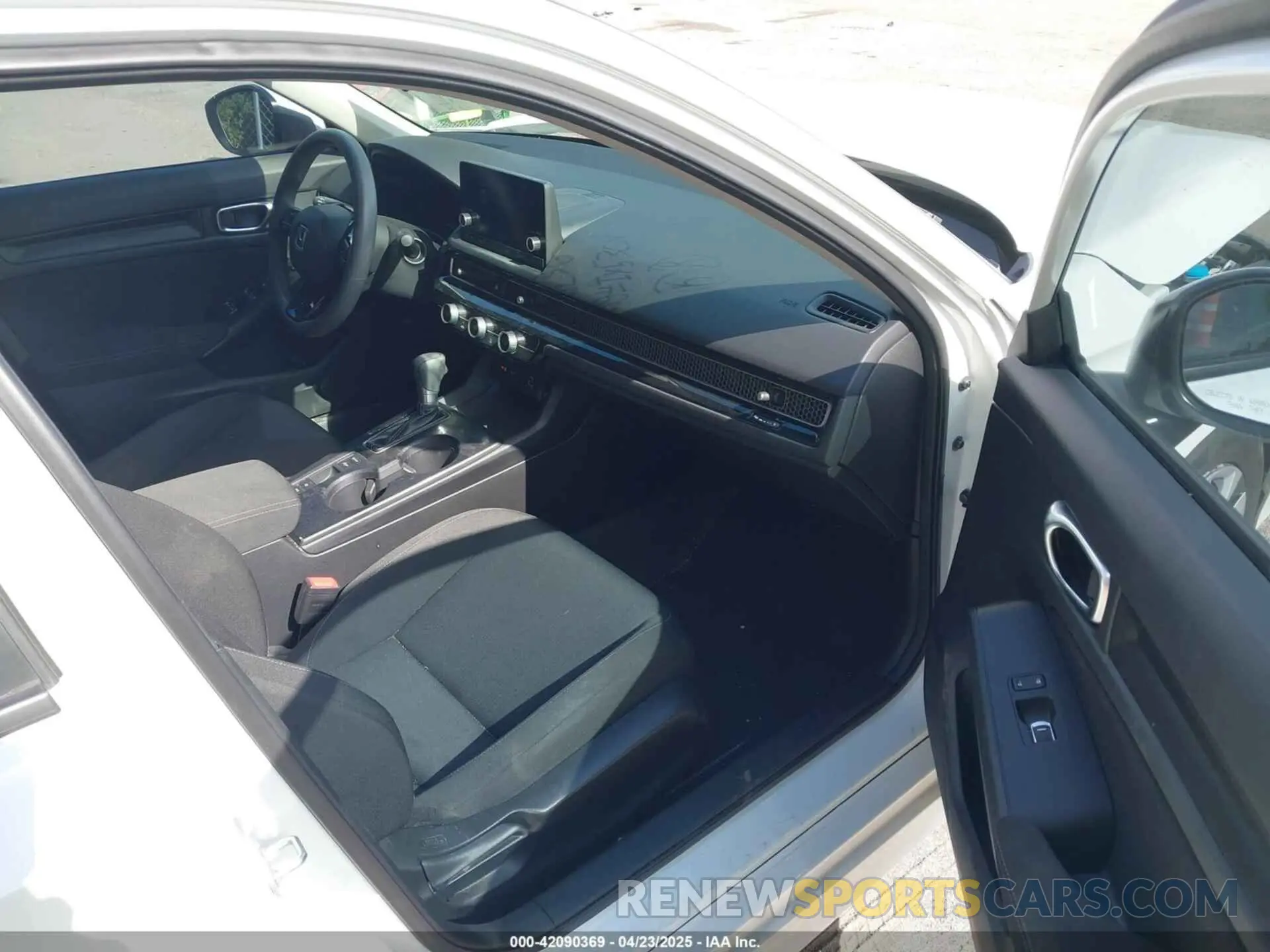 5 Photograph of a damaged car 2HGFE2F22NH520236 HONDA CIVIC 2022