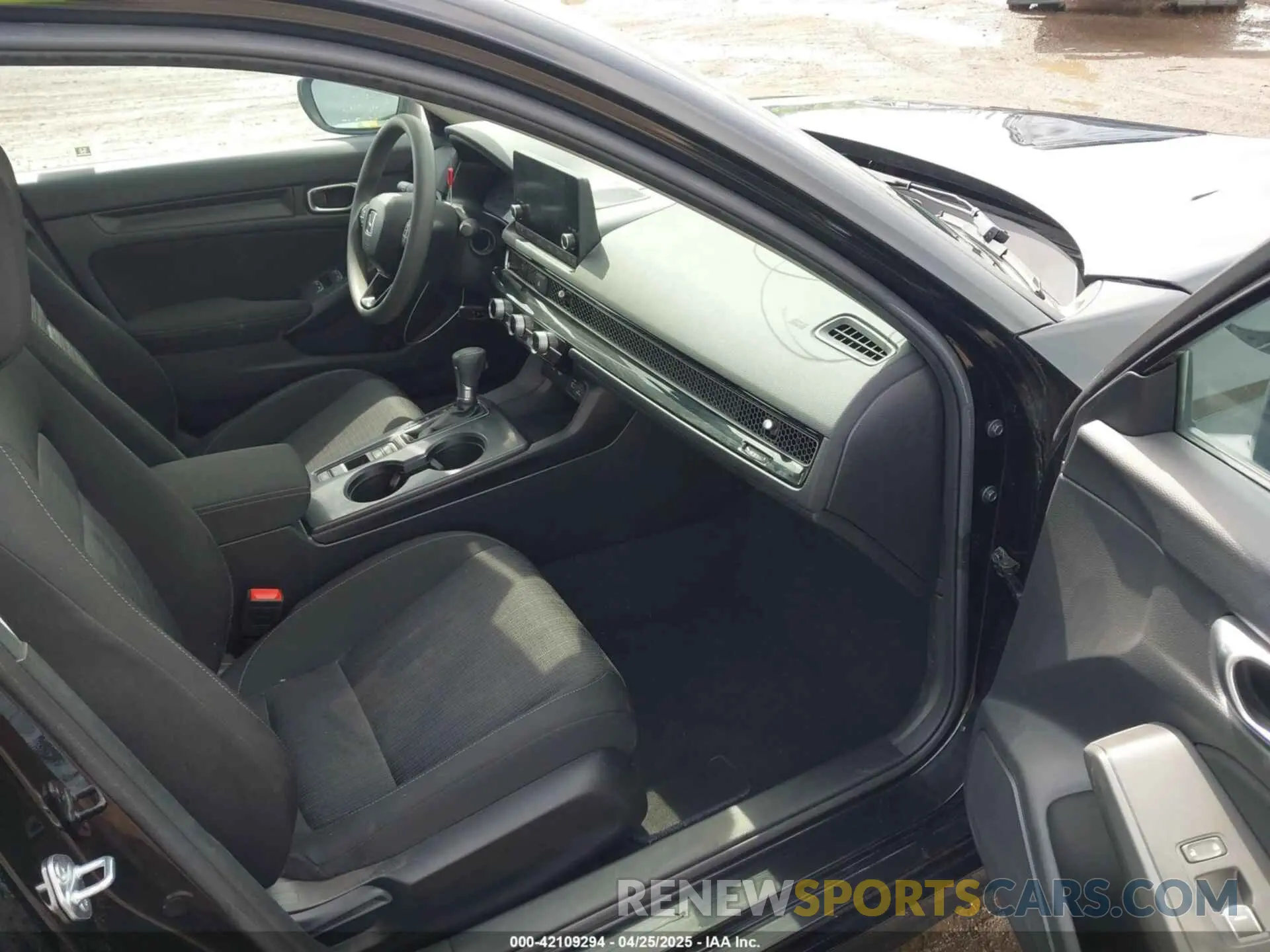 5 Photograph of a damaged car 2HGFE2F26NH564045 HONDA CIVIC 2022