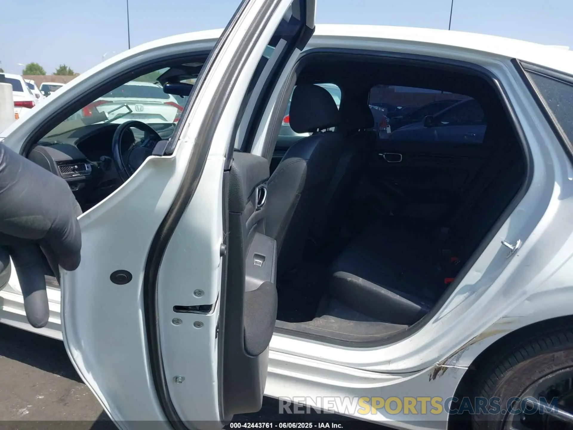 8 Photograph of a damaged car 2HGFE2F51NH500022 HONDA CIVIC 2022