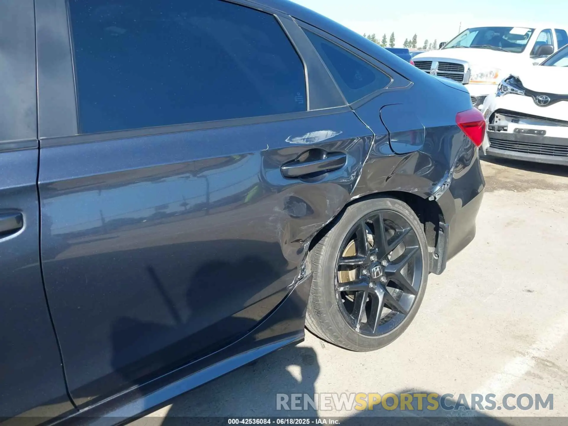 6 Photograph of a damaged car 2HGFE2F52NH517427 HONDA CIVIC 2022