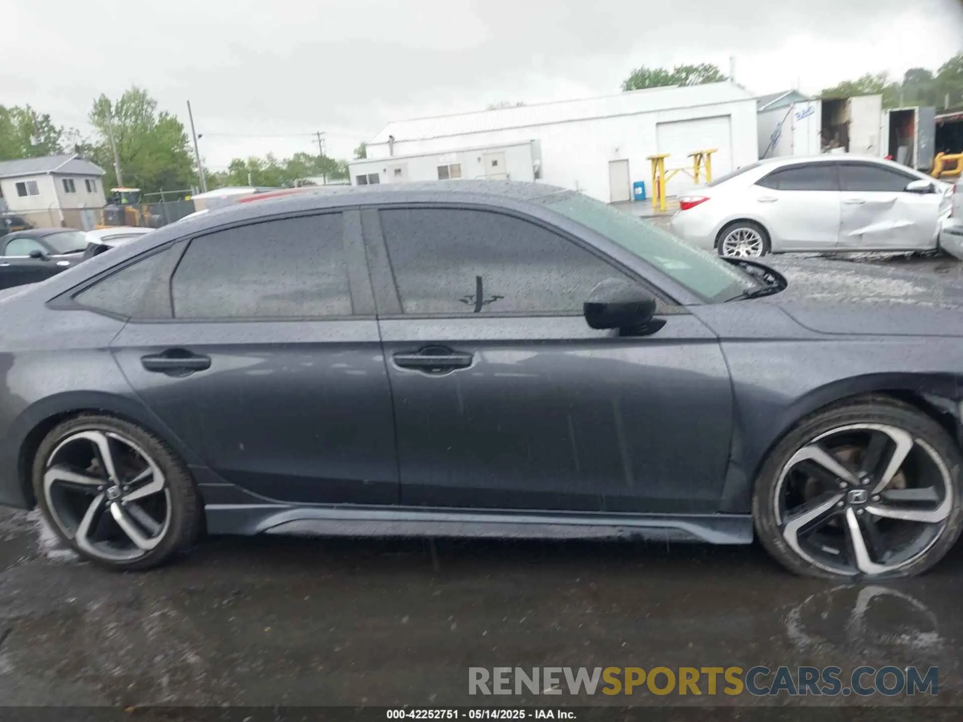13 Photograph of a damaged car 2HGFE2F52NH521686 HONDA CIVIC 2022
