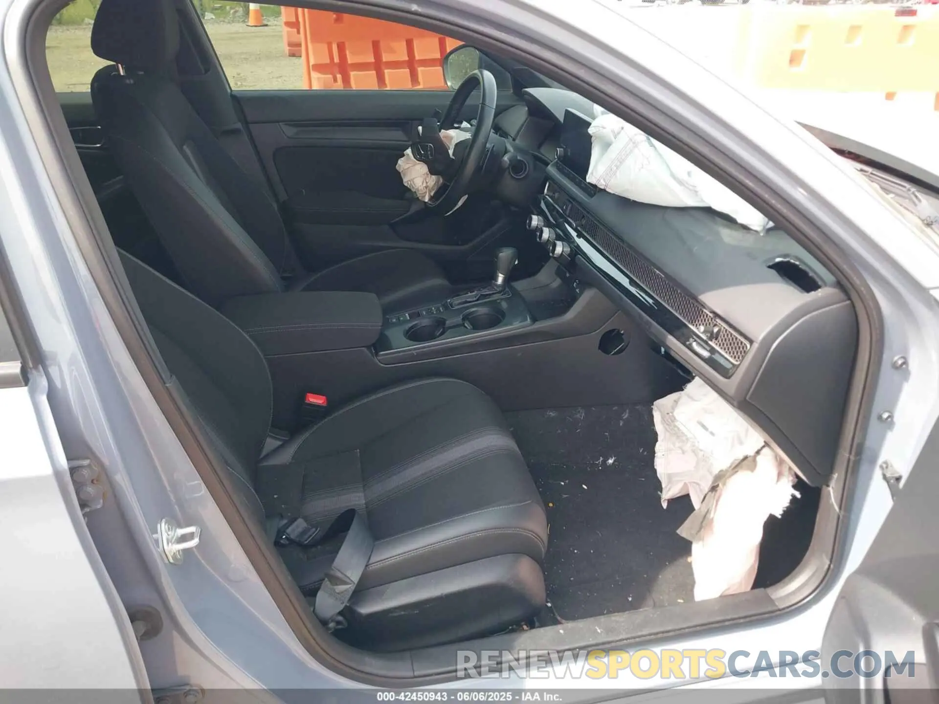 5 Photograph of a damaged car 2HGFE2F52NH527861 HONDA CIVIC 2022