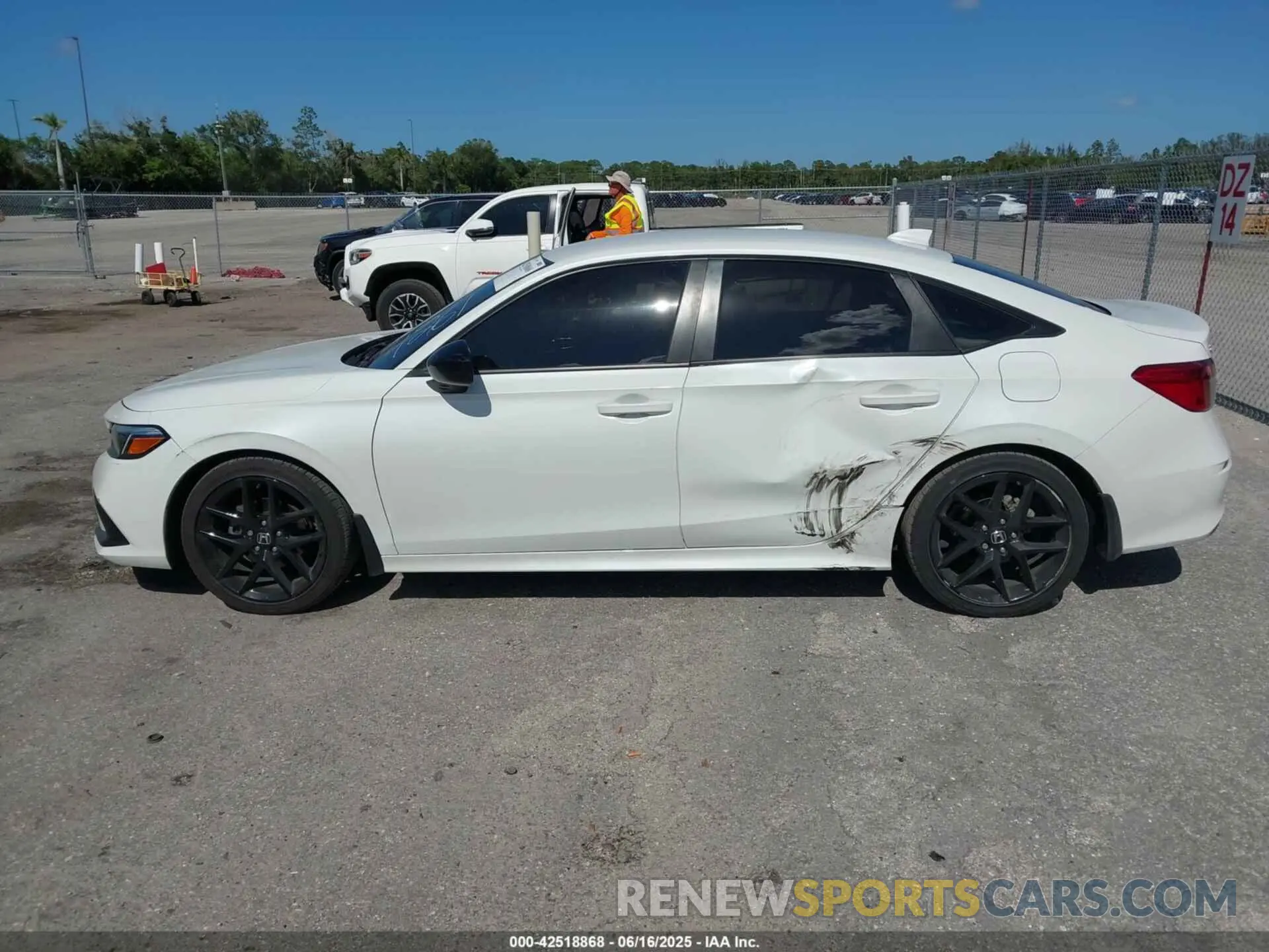 14 Photograph of a damaged car 2HGFE2F52NH534261 HONDA CIVIC 2022