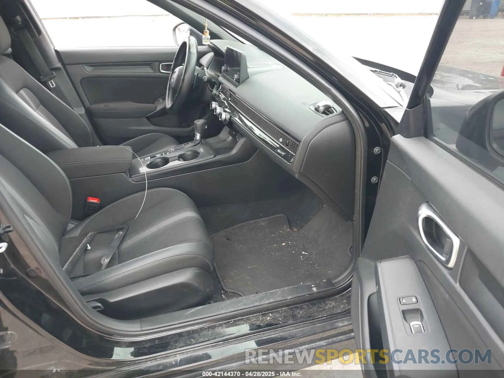 5 Photograph of a damaged car 2HGFE2F58NH552697 HONDA CIVIC 2022