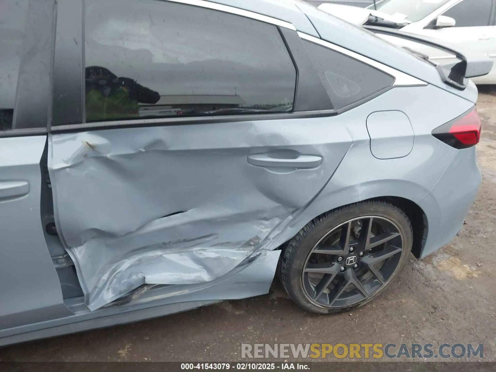 6 Photograph of a damaged car 19XFL1G84PE005982 HONDA CIVIC 2023
