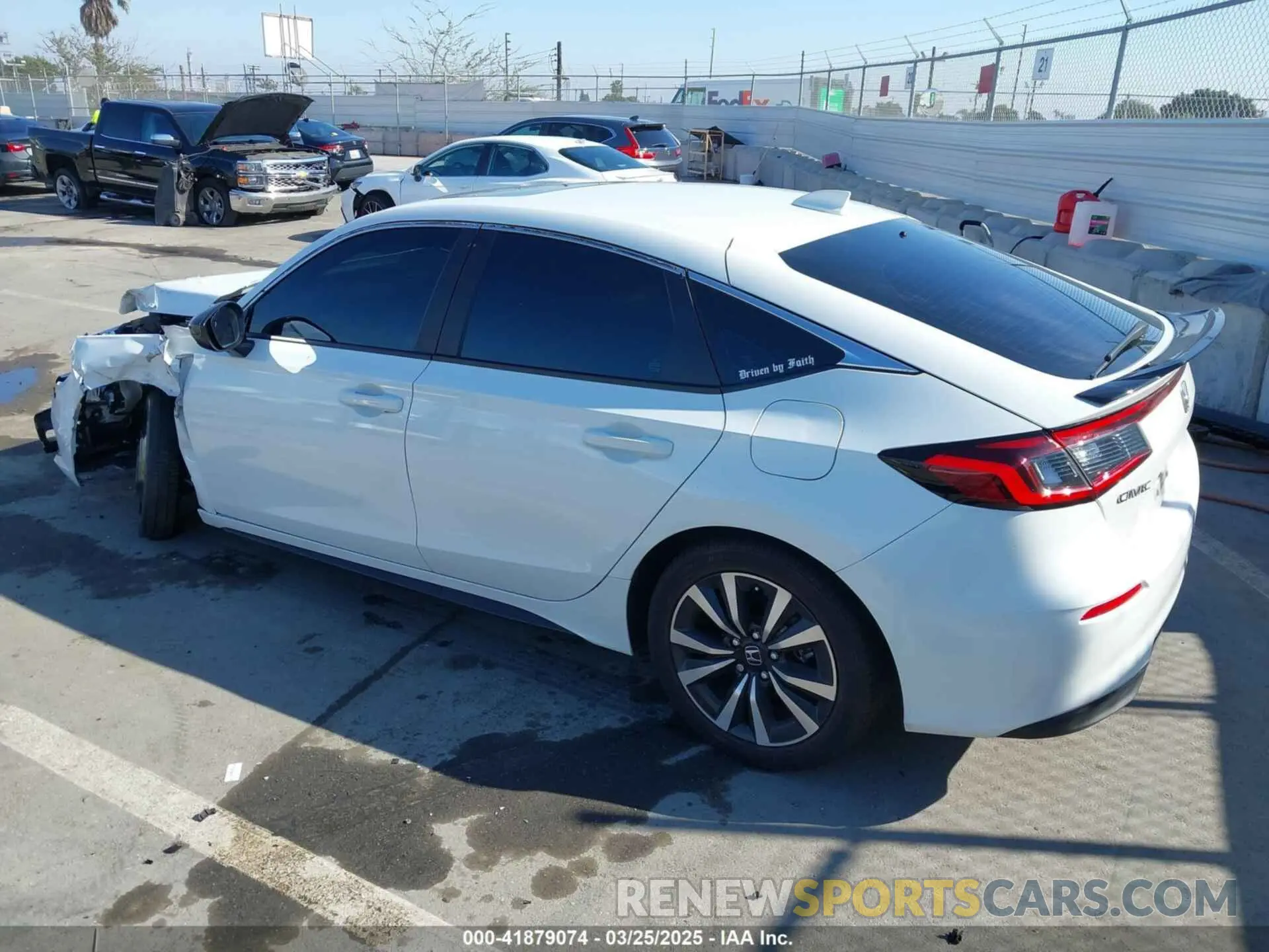 3 Фотография поврежденного автомобиля 19XFL1H70PE007069 HONDA CIVIC 2023