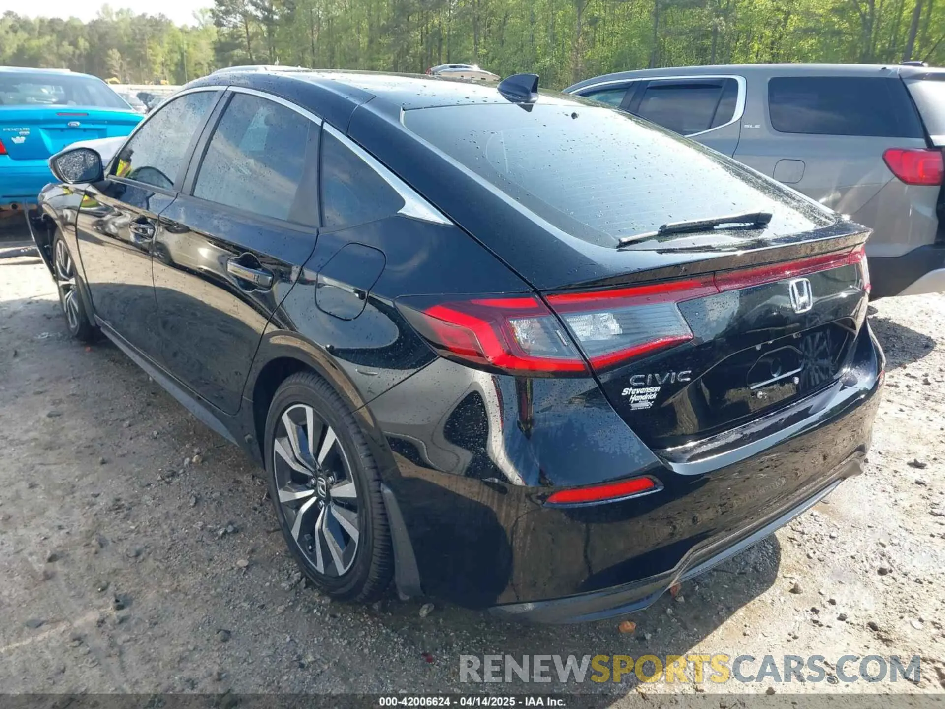 3 Фотография поврежденного автомобиля 19XFL1H77PE003116 HONDA CIVIC 2023