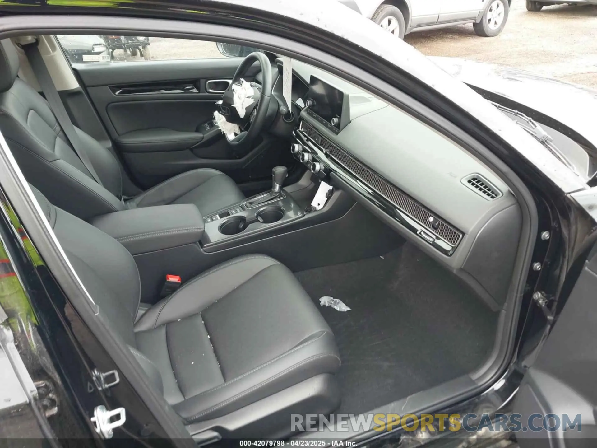5 Photograph of a damaged car 19XFL1H77PE018148 HONDA CIVIC 2023