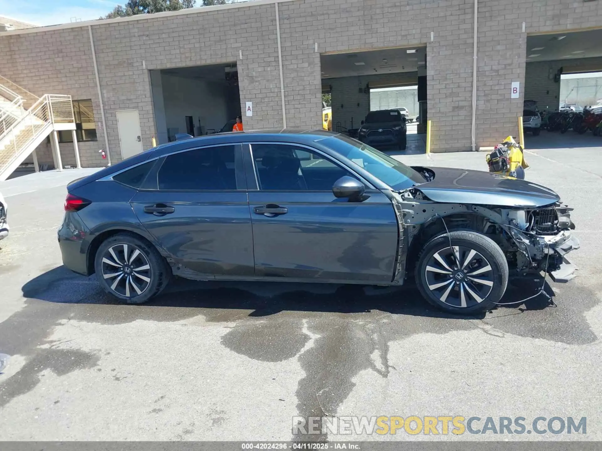 14 Photograph of a damaged car 19XFL1H79PE001562 HONDA CIVIC 2023