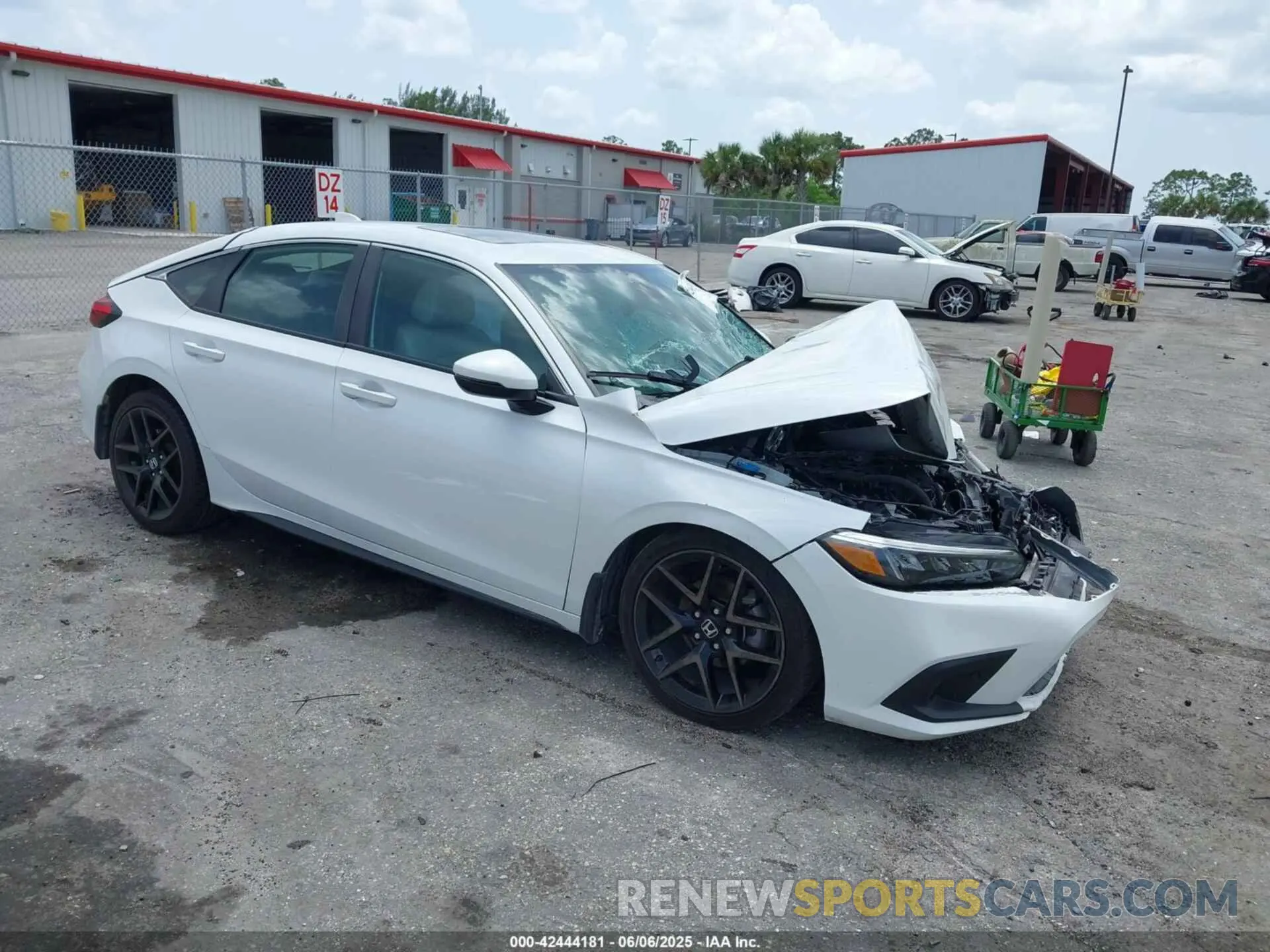 1 Photograph of a damaged car 19XFL1H83PE012338 HONDA CIVIC 2023