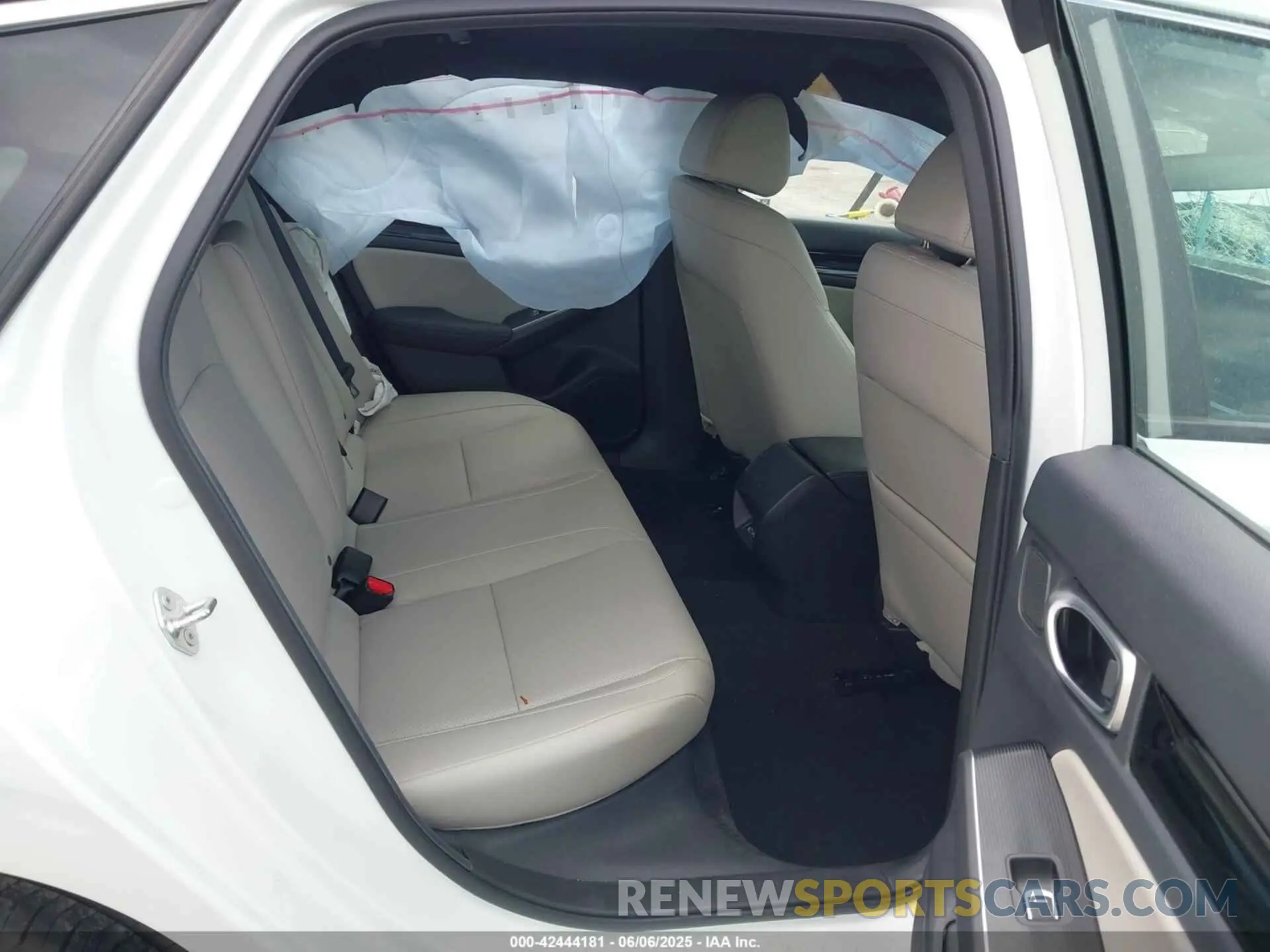 8 Photograph of a damaged car 19XFL1H83PE012338 HONDA CIVIC 2023