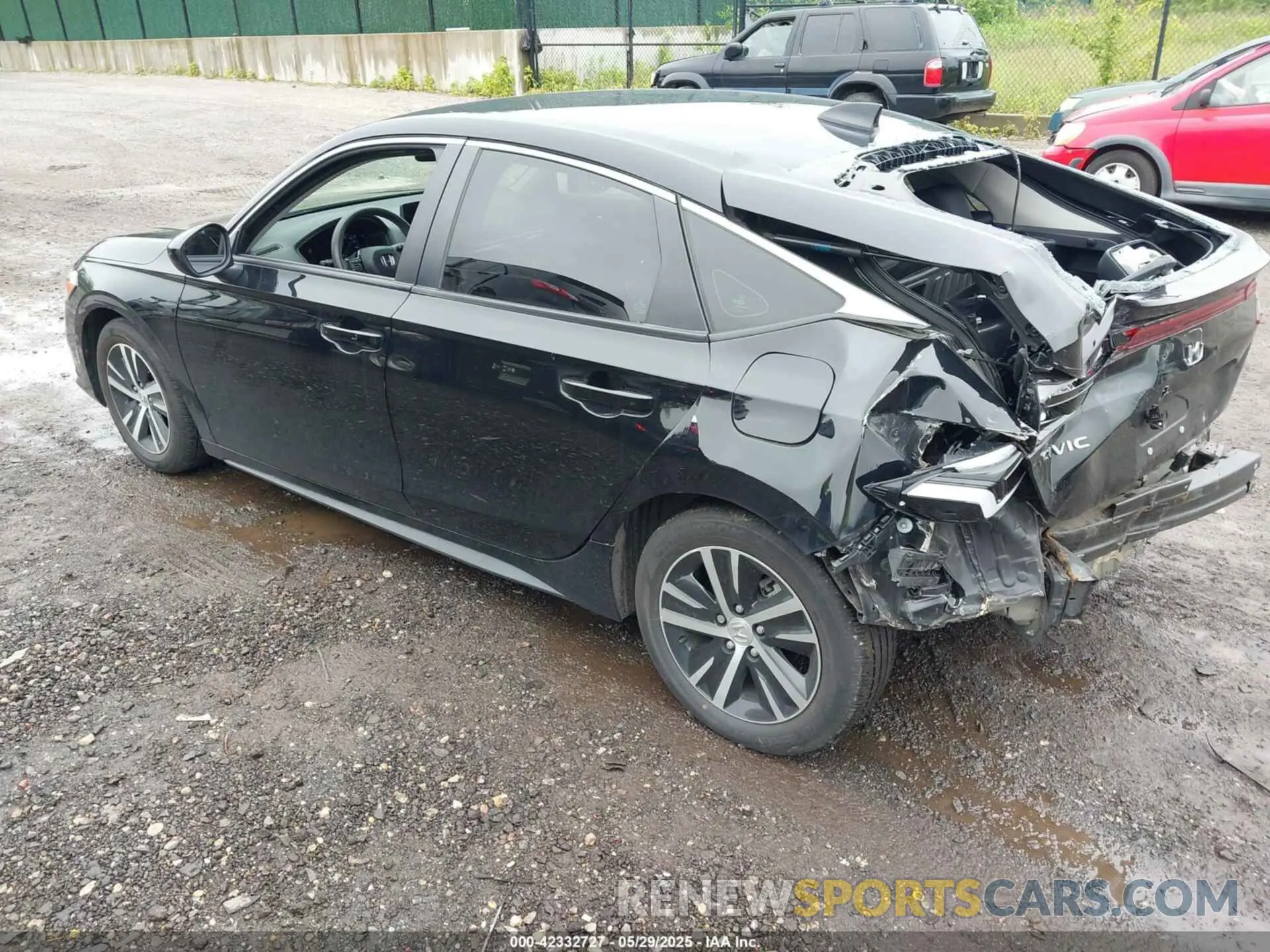 3 Фотография поврежденного автомобиля 19XFL2H58PE012640 HONDA CIVIC 2023