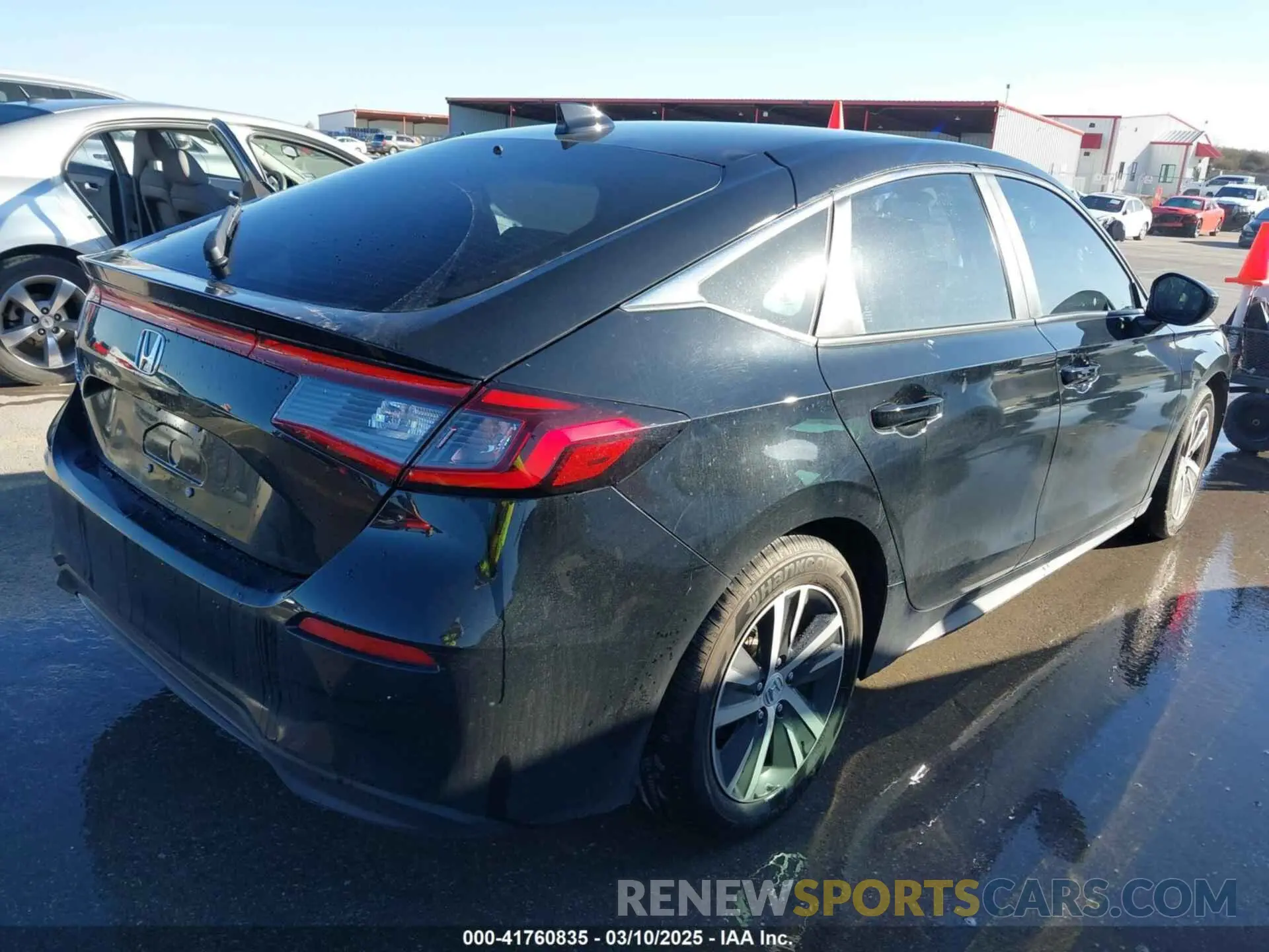 4 Photograph of a damaged car 19XFL2H59PE024974 HONDA CIVIC 2023