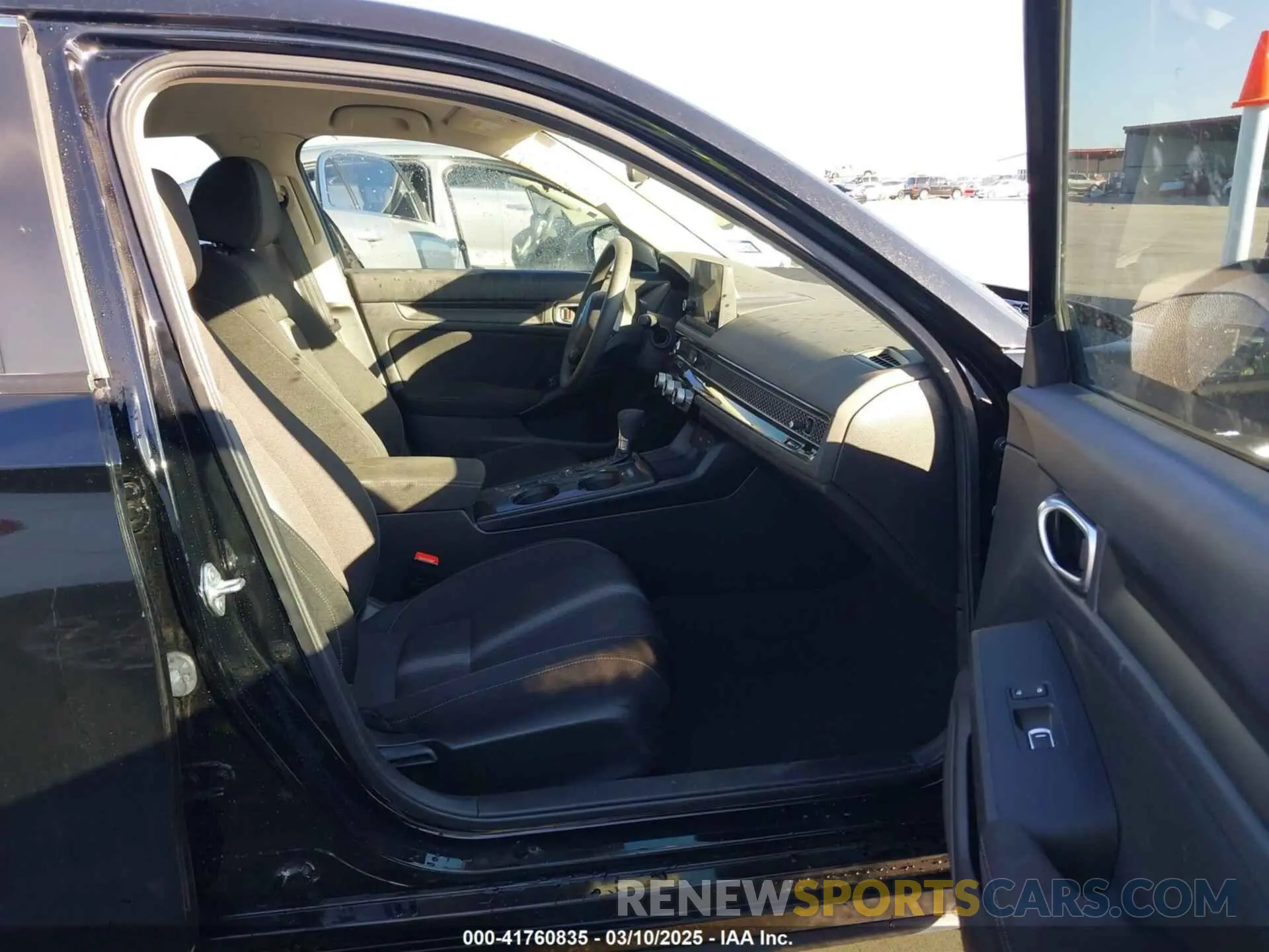 5 Photograph of a damaged car 19XFL2H59PE024974 HONDA CIVIC 2023
