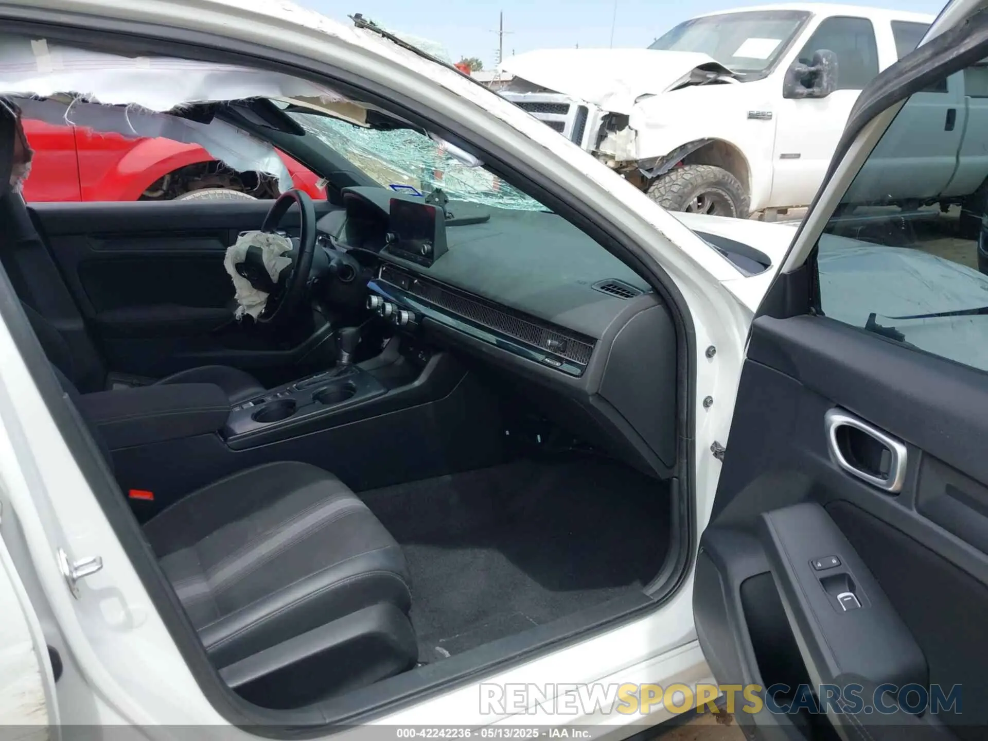 5 Photograph of a damaged car 19XFL2H82PE019187 HONDA CIVIC 2023