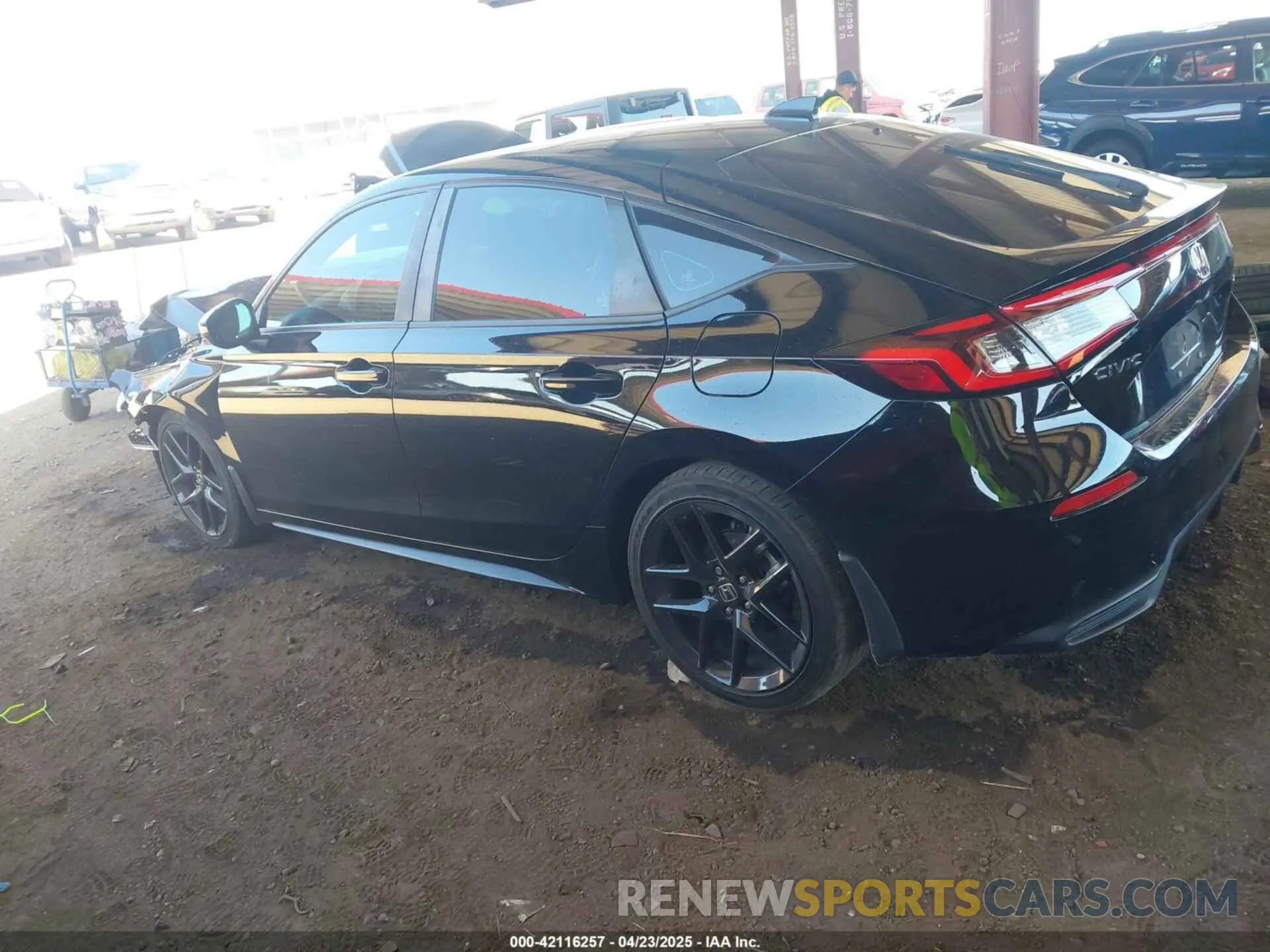 3 Фотография поврежденного автомобиля 19XFL2H83PE013527 HONDA CIVIC 2023