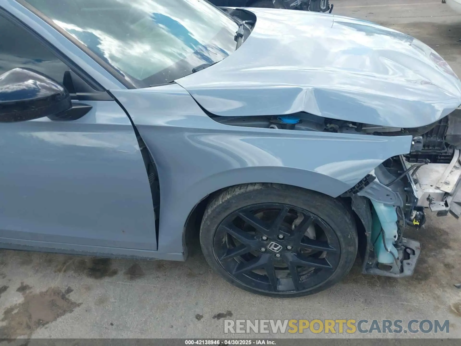 19 Photograph of a damaged car 19XFL2H84PE010295 HONDA CIVIC 2023