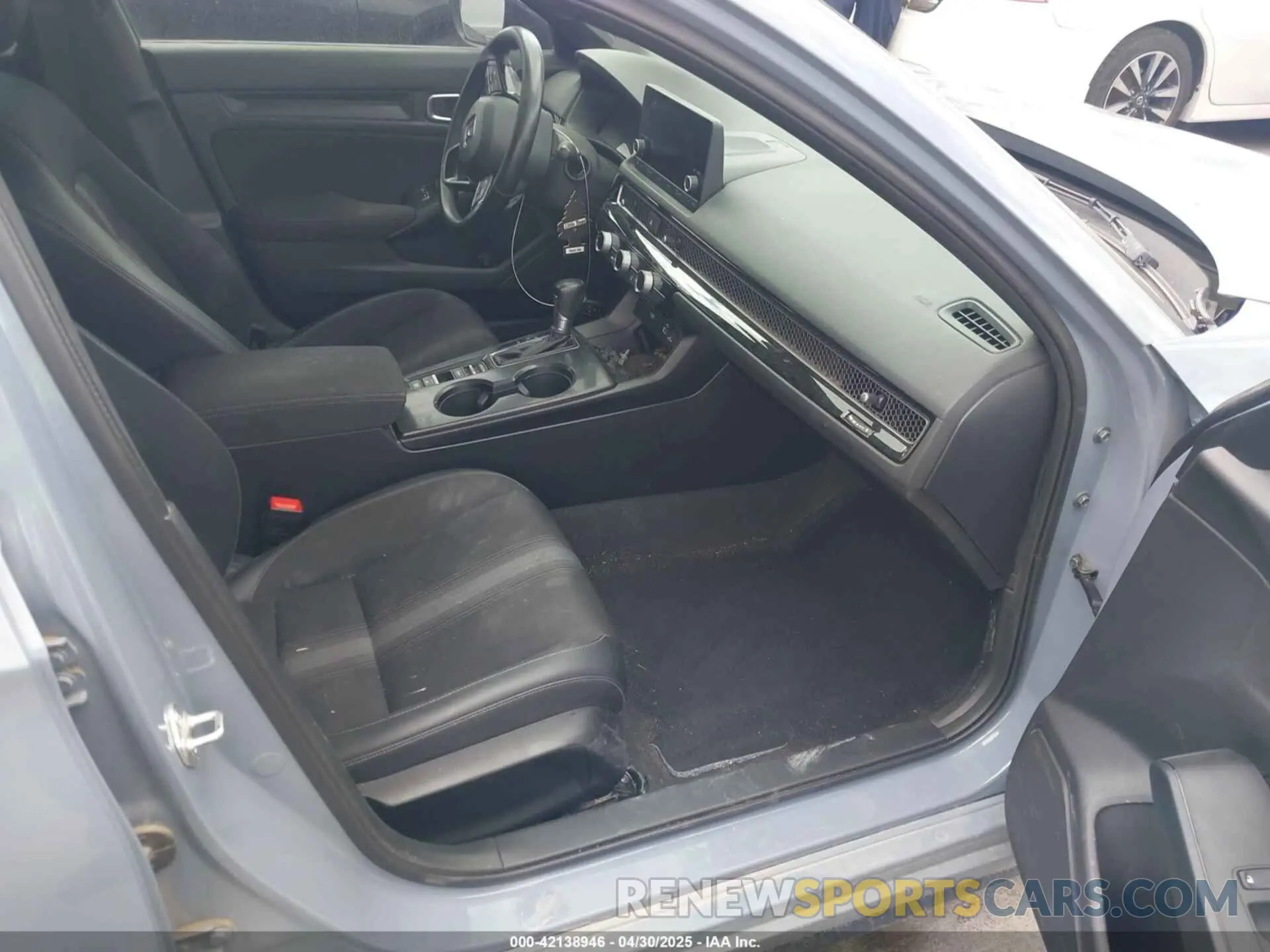 5 Photograph of a damaged car 19XFL2H84PE010295 HONDA CIVIC 2023