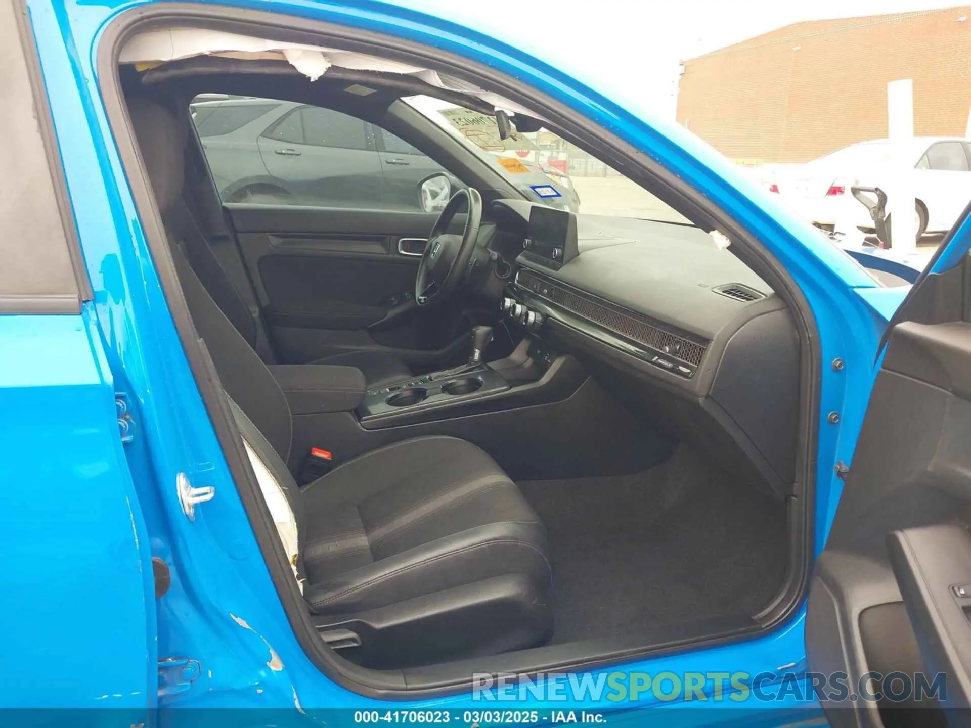 5 Photograph of a damaged car 19XFL2H85PE006515 HONDA CIVIC 2023