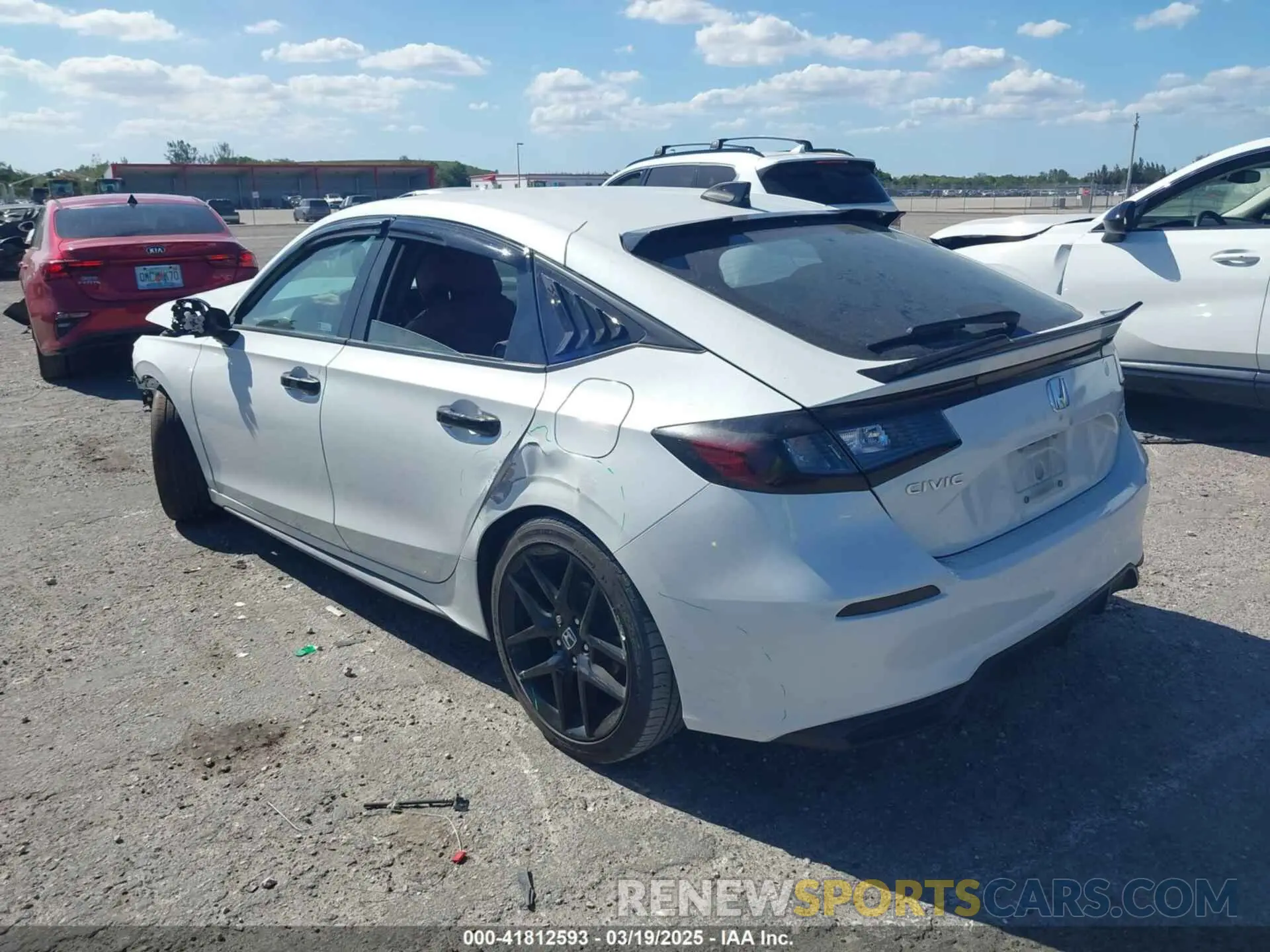 3 Photograph of a damaged car 19XFL2H87PE002675 HONDA CIVIC 2023