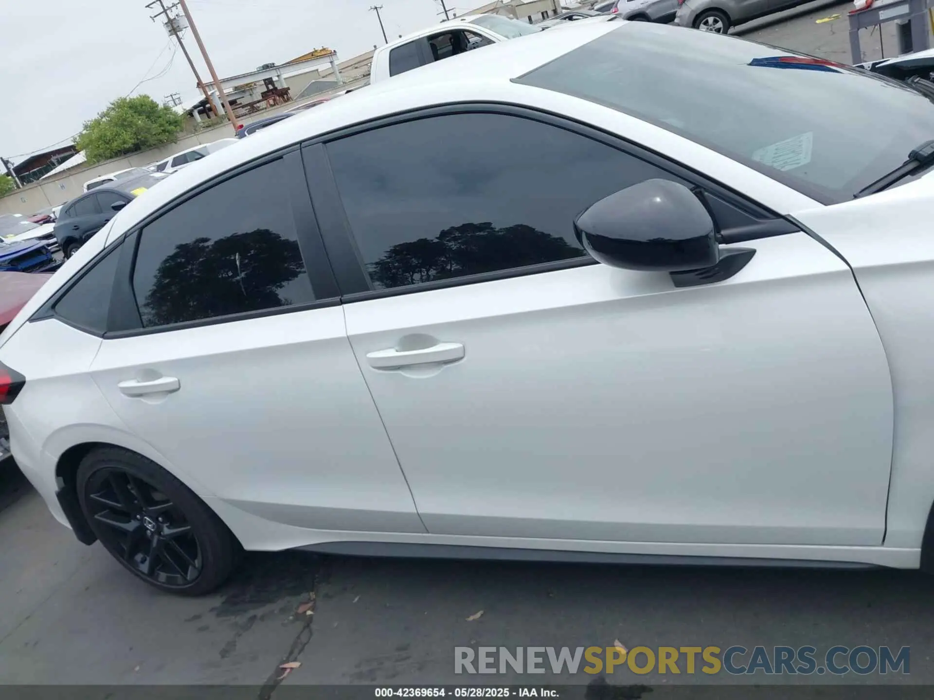 14 Photograph of a damaged car 19XFL2H87PE004331 HONDA CIVIC 2023