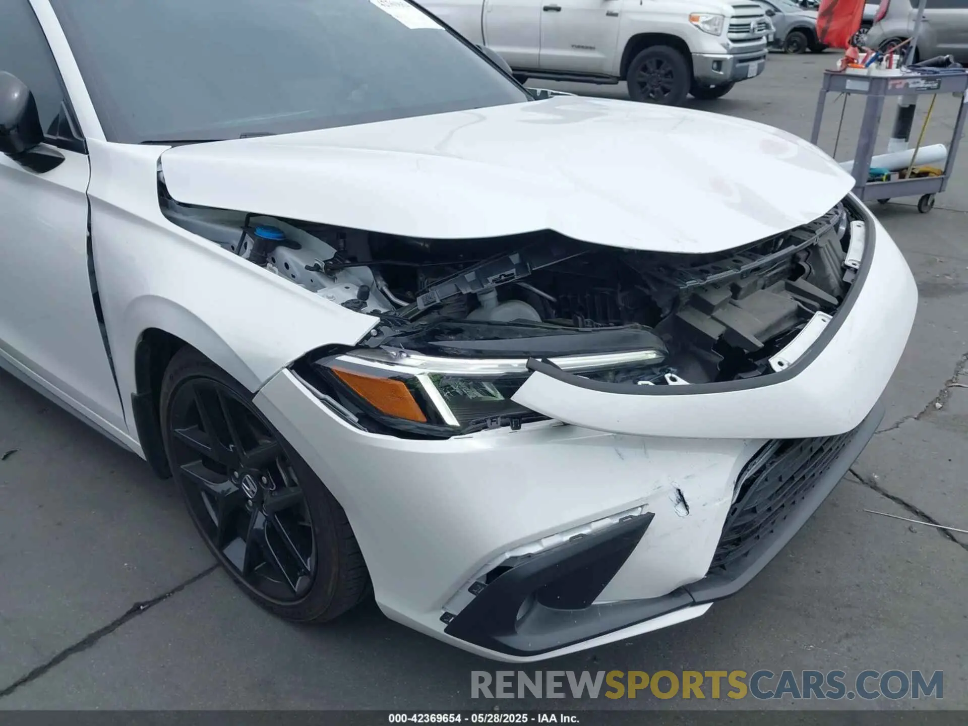 6 Photograph of a damaged car 19XFL2H87PE004331 HONDA CIVIC 2023