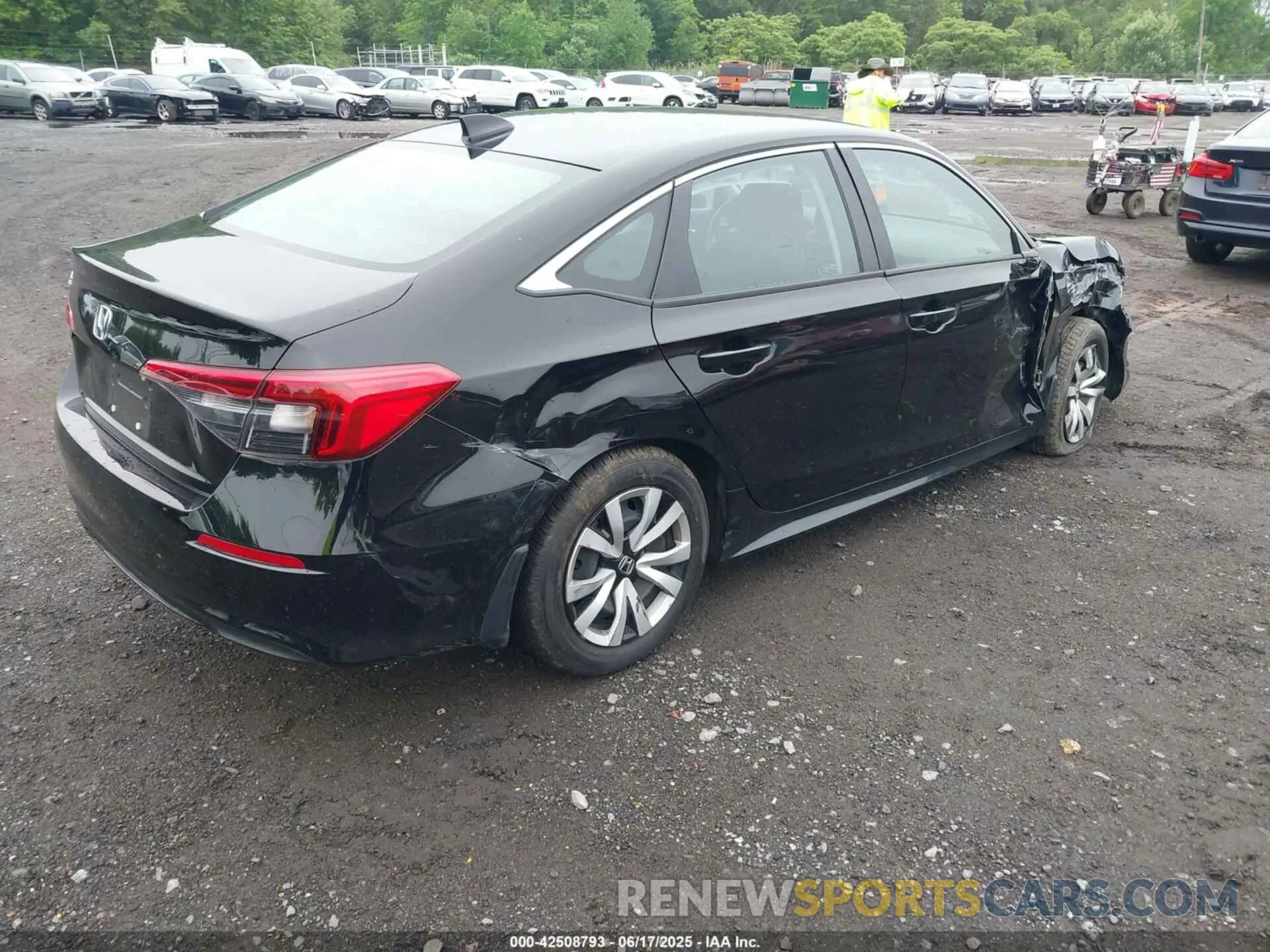 4 Фотография поврежденного автомобиля 2HGFE2F21PH562030 HONDA CIVIC 2023