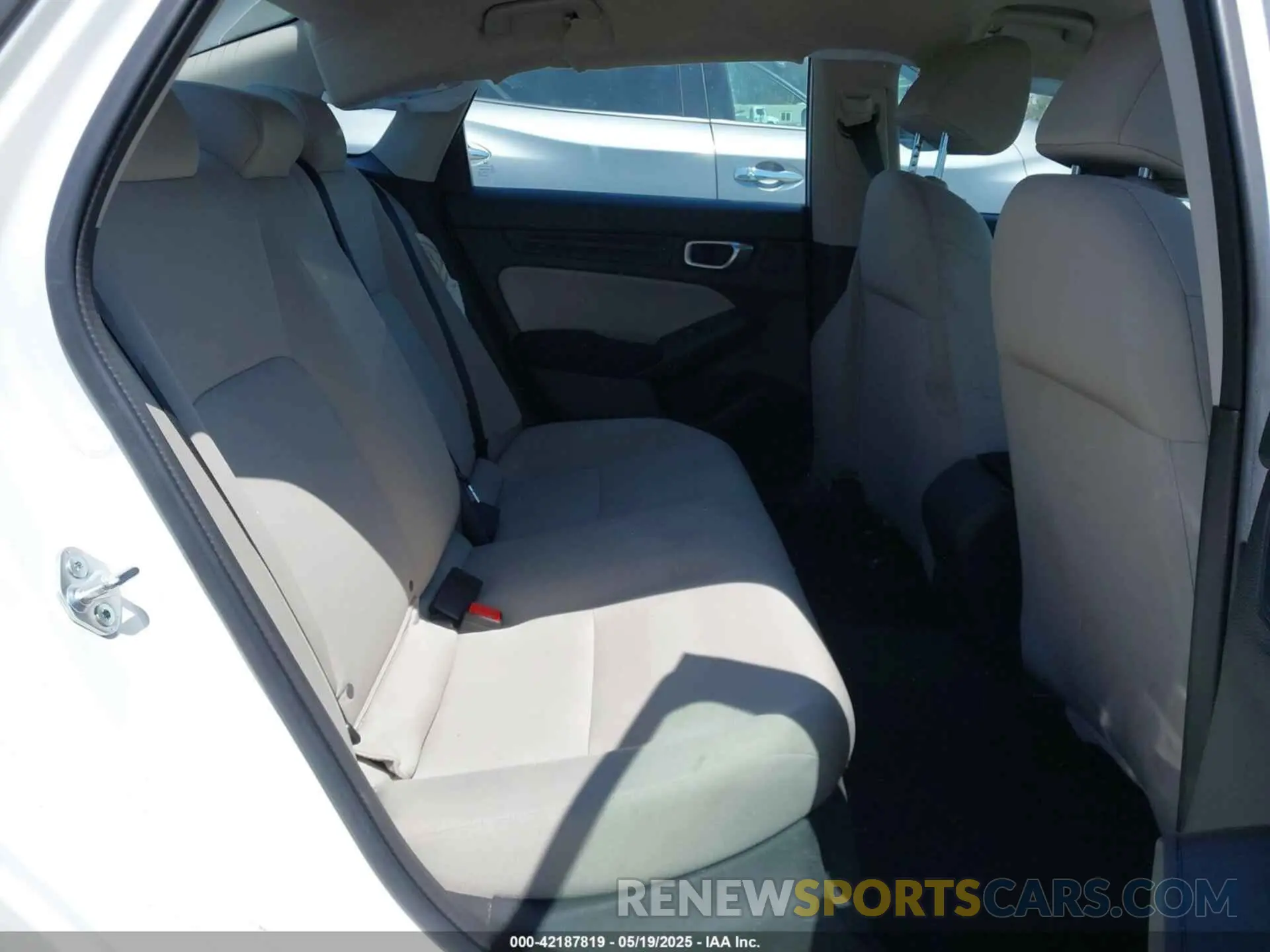 8 Photograph of a damaged car 2HGFE2F23PH533158 HONDA CIVIC 2023