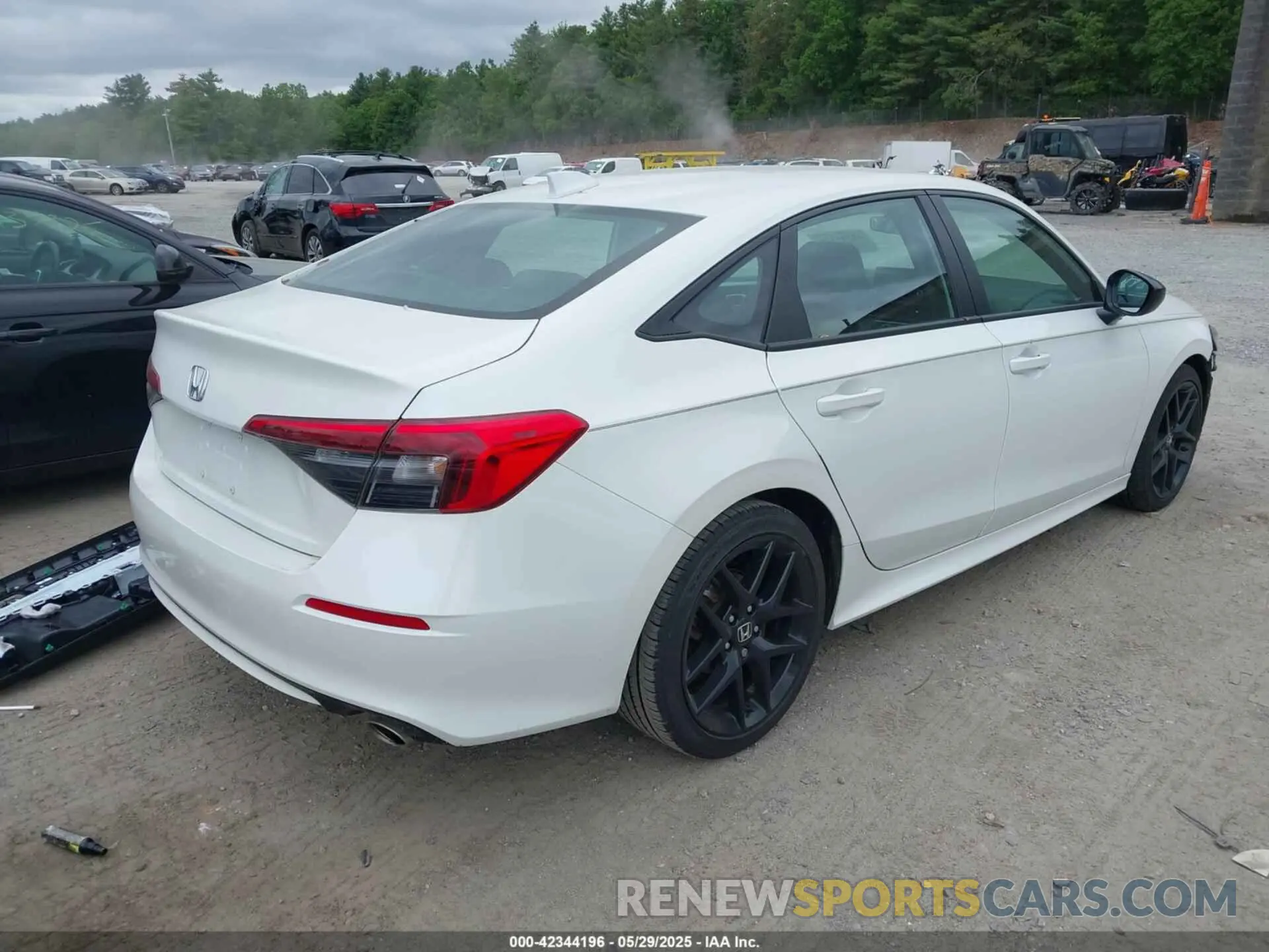 4 Фотография поврежденного автомобиля 2HGFE2F50PH555516 HONDA CIVIC 2023