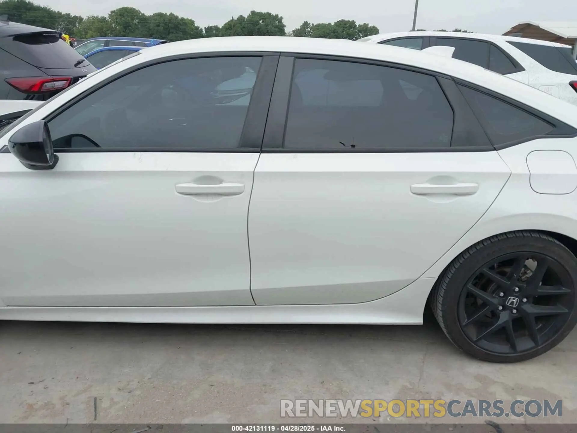 14 Photograph of a damaged car 2HGFE2F51PH506339 HONDA CIVIC 2023