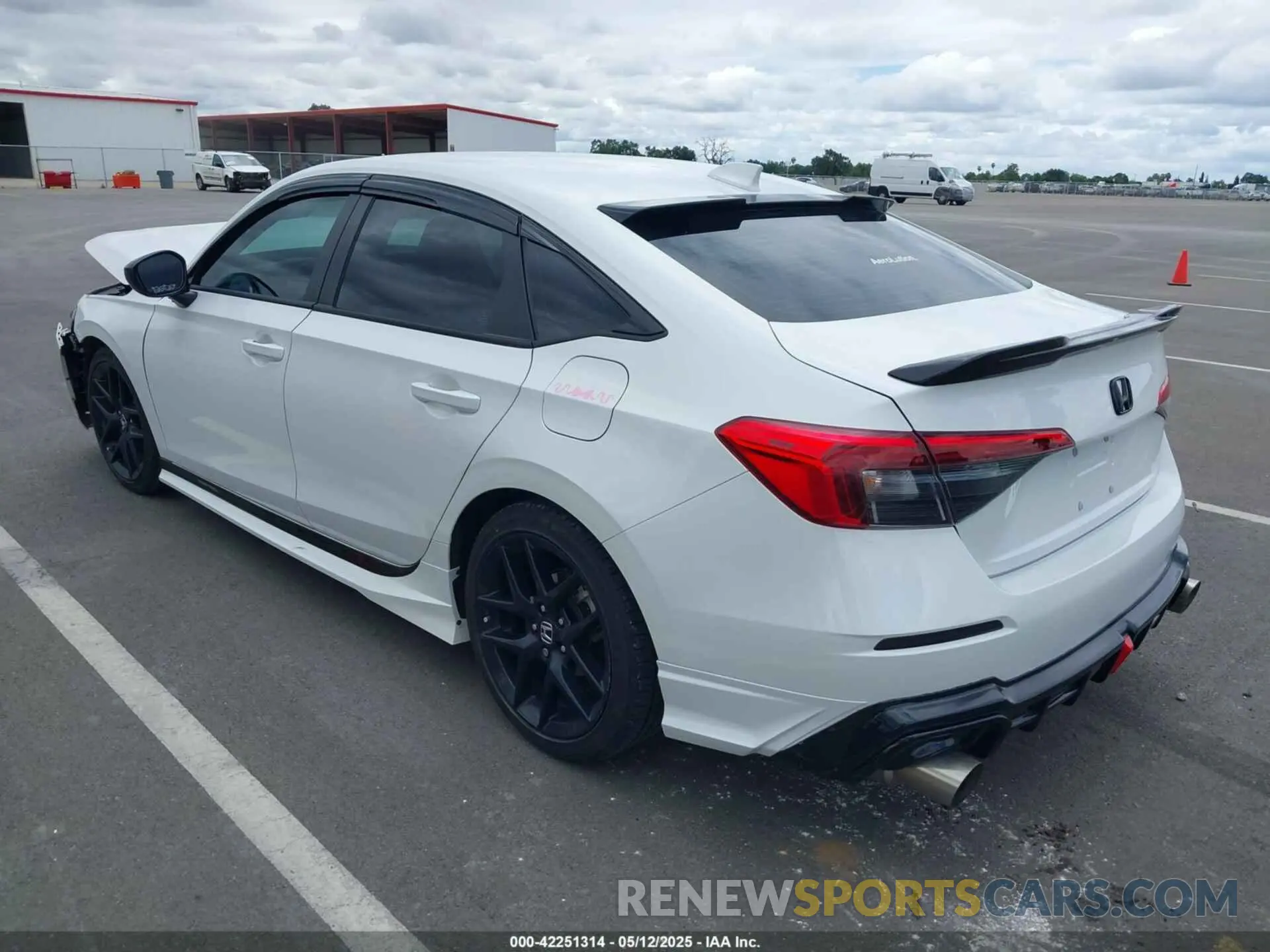 3 Фотография поврежденного автомобиля 2HGFE2F52PH551175 HONDA CIVIC 2023