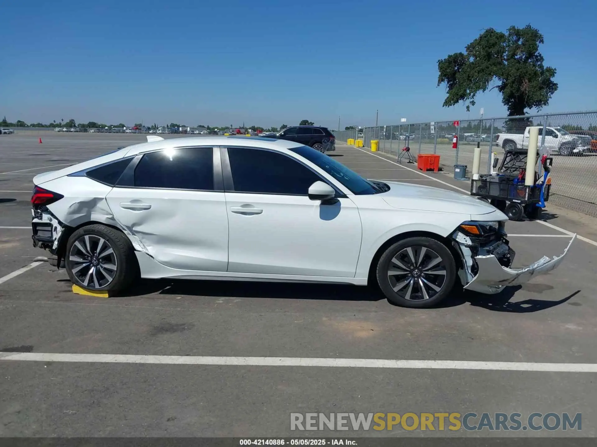 14 Photograph of a damaged car 19XFL1H74RE007787 HONDA CIVIC 2024