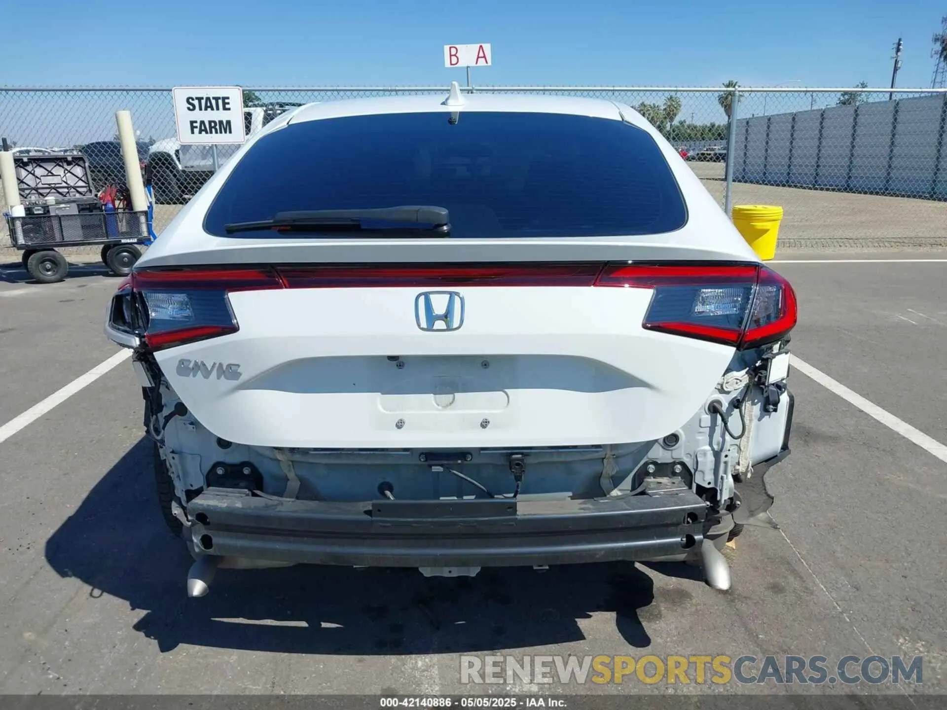 17 Photograph of a damaged car 19XFL1H74RE007787 HONDA CIVIC 2024