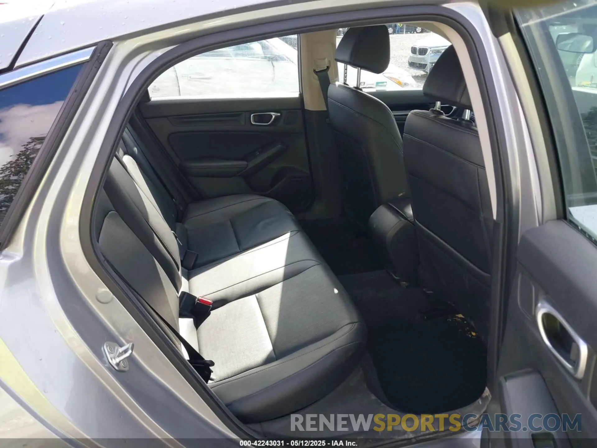 8 Фотография поврежденного автомобиля 19XFL1H79RE008871 HONDA CIVIC 2024