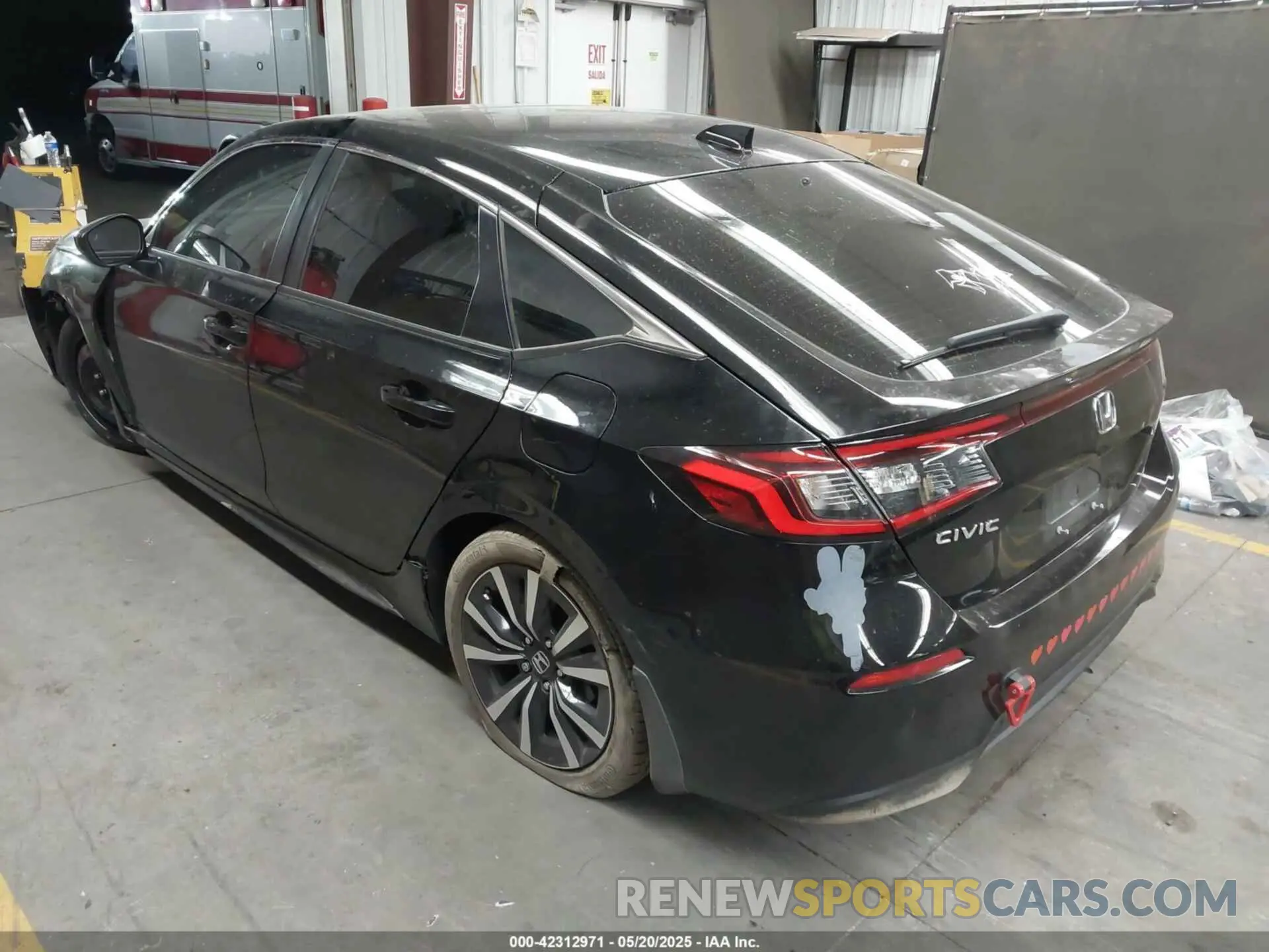 3 Фотография поврежденного автомобиля 19XFL1H79RE014332 HONDA CIVIC 2024