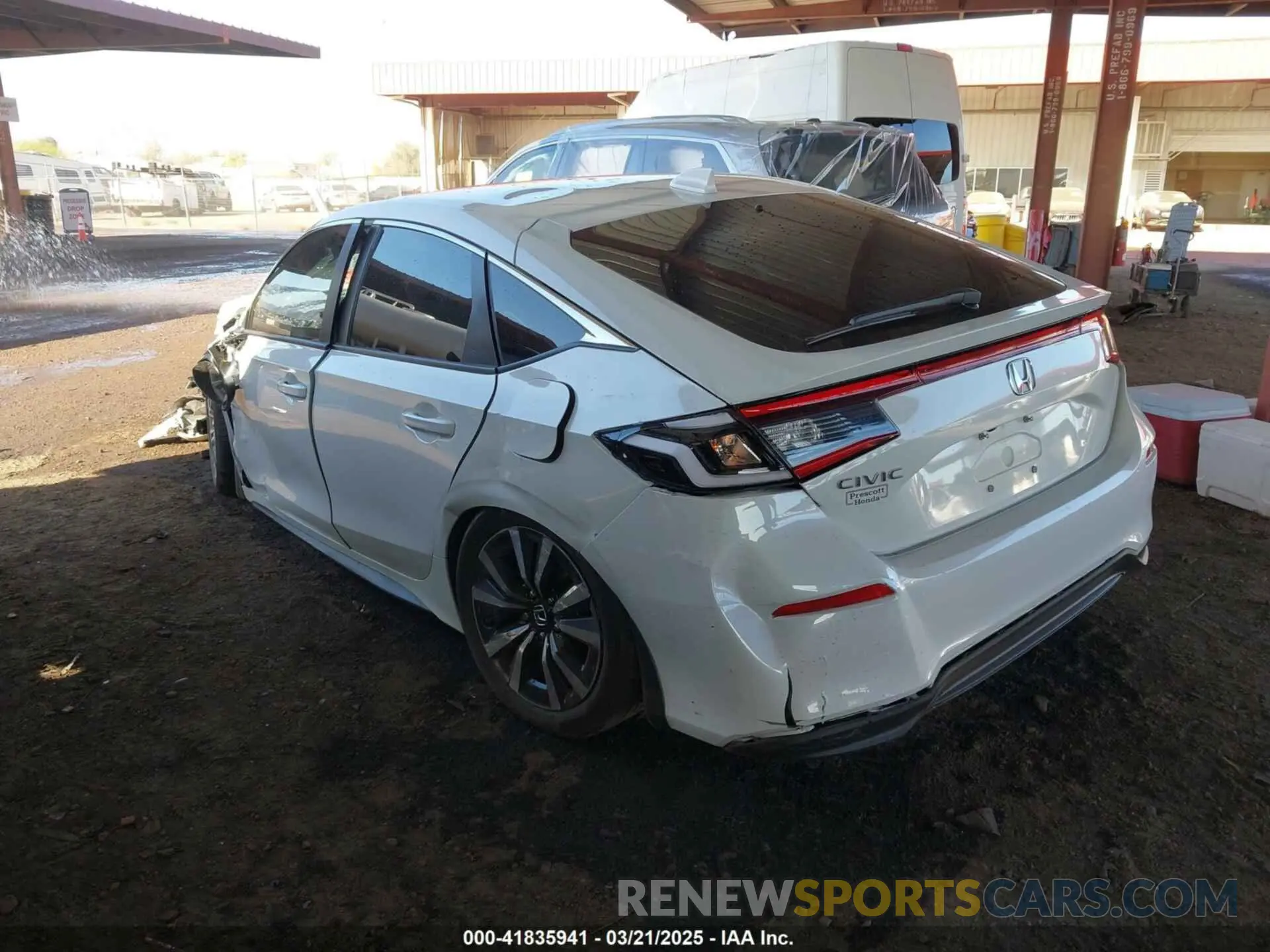 3 Фотография поврежденного автомобиля 19XFL1H7XRE016123 HONDA CIVIC 2024