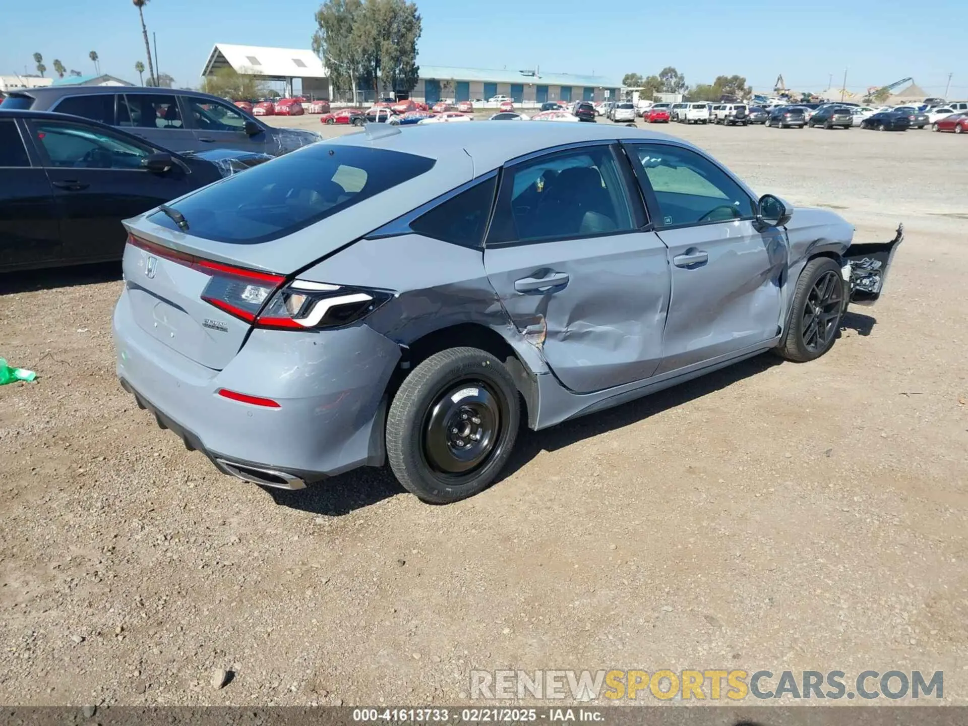4 Фотография поврежденного автомобиля 19XFL1H80RE009738 HONDA CIVIC 2024