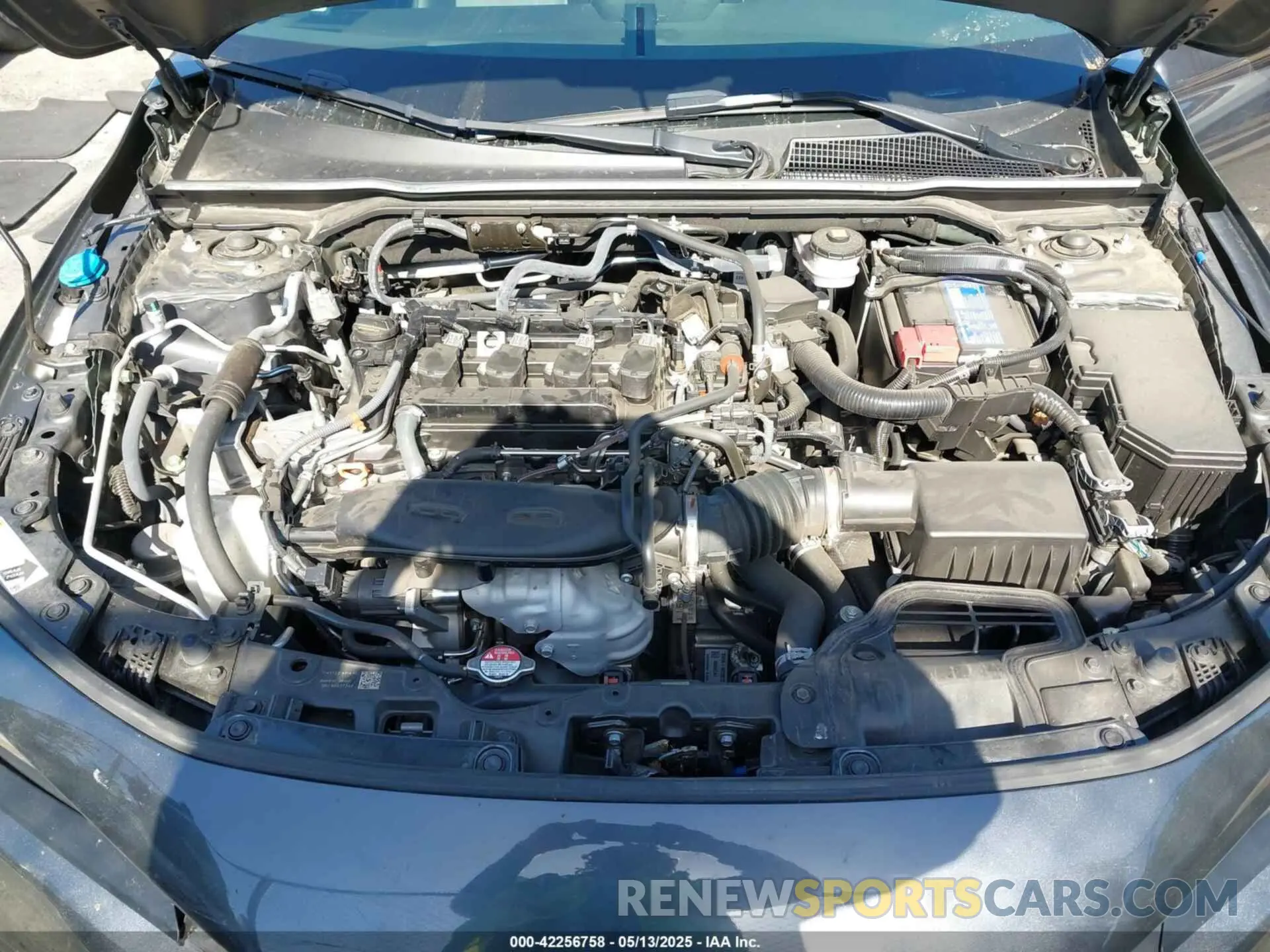 10 Photograph of a damaged car 19XFL1H85RE010495 HONDA CIVIC 2024